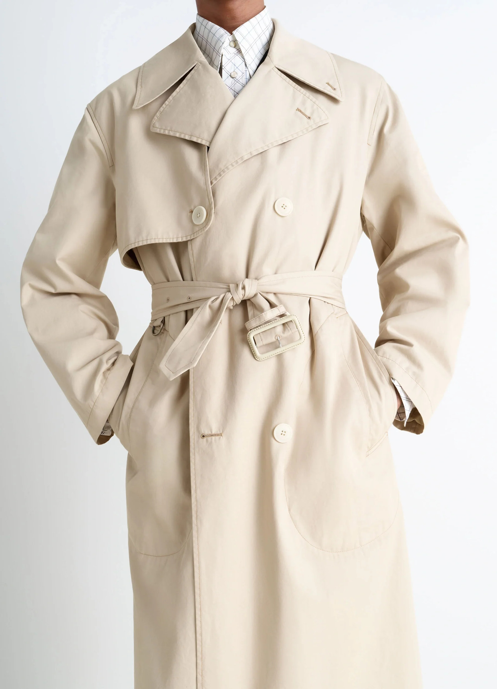 Ventile trench coat in beige ventile cotton, model shot, waist-up view belted waist detail