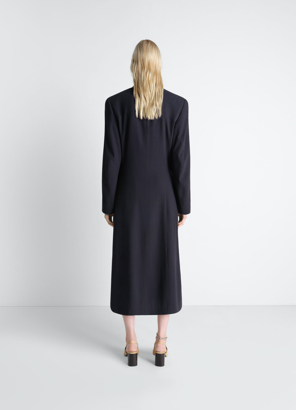 ウールクレープのラップオーバーコート