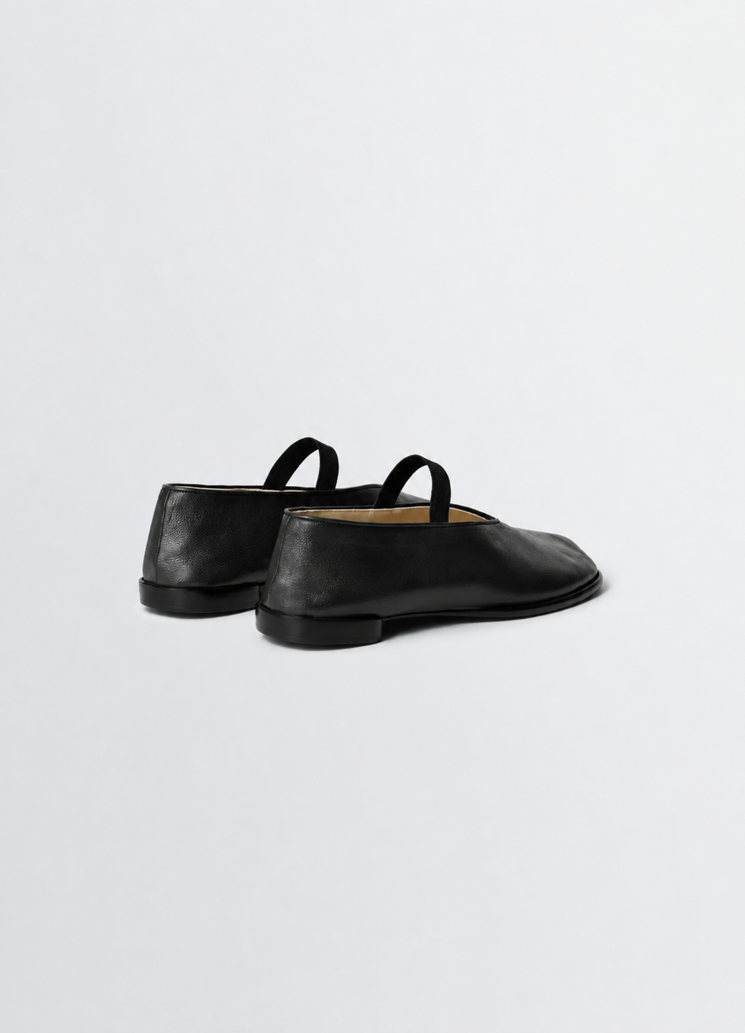Glove ballerina in leather