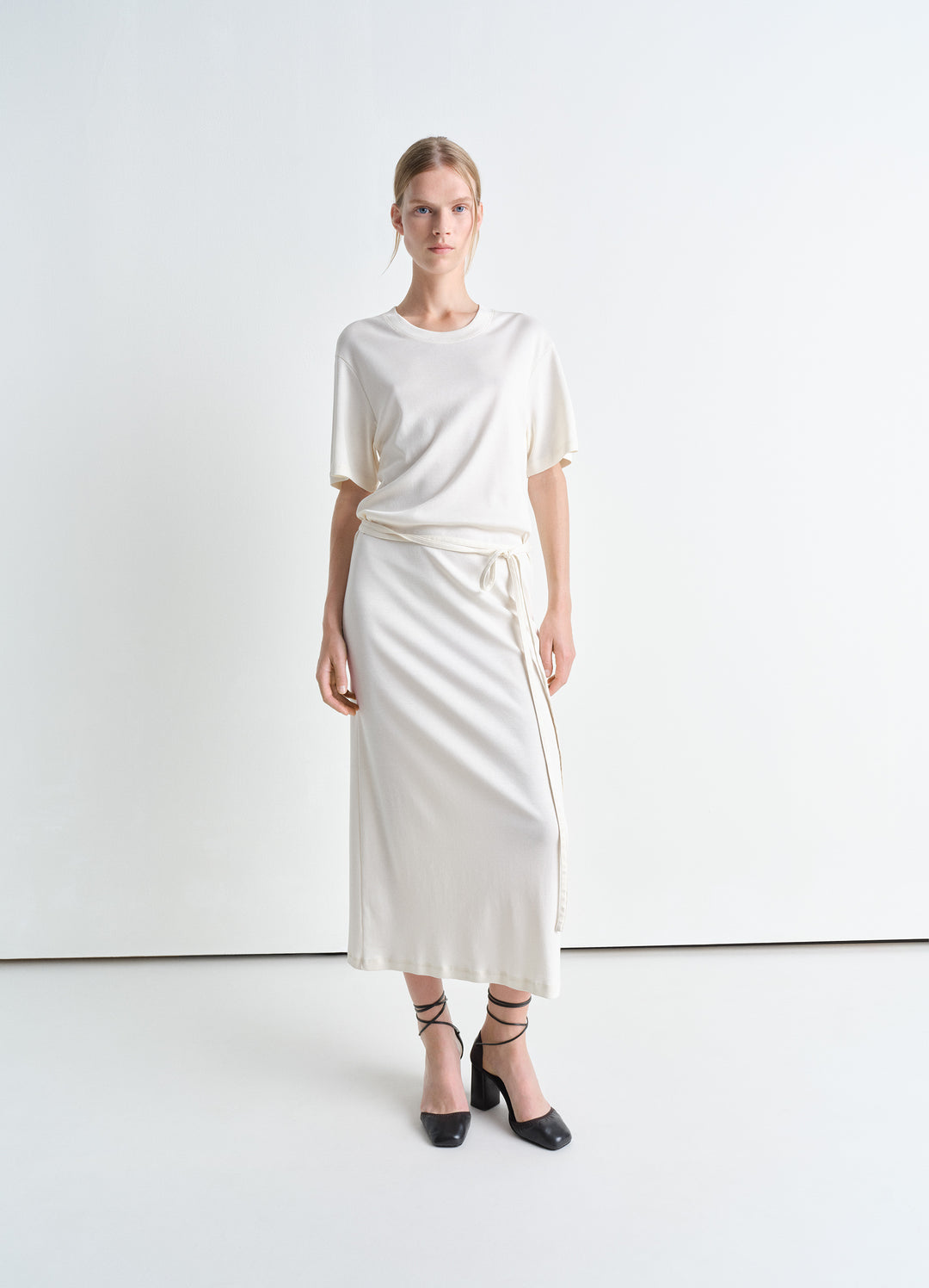Lemaire Belted Rib T-shirt Dress in Mid-weight Cotton Jersey, model shot, Front view Loose ankle-length with belt