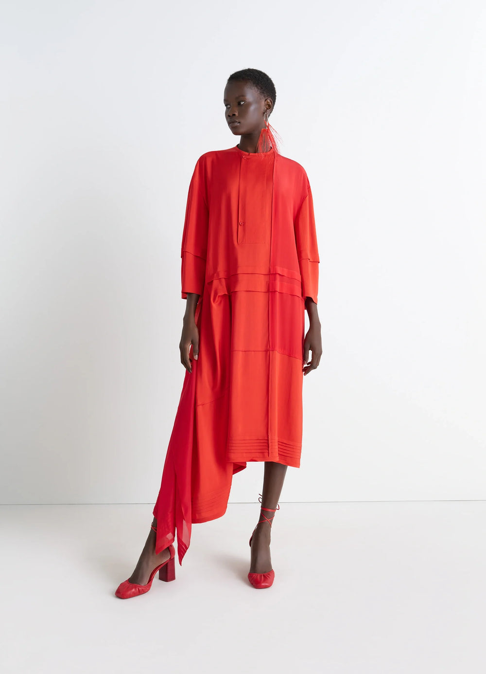 Blouse Dress with Pleats in Patchwork Crêpe de Chine, model shot, angled front view layered sleeves, drape