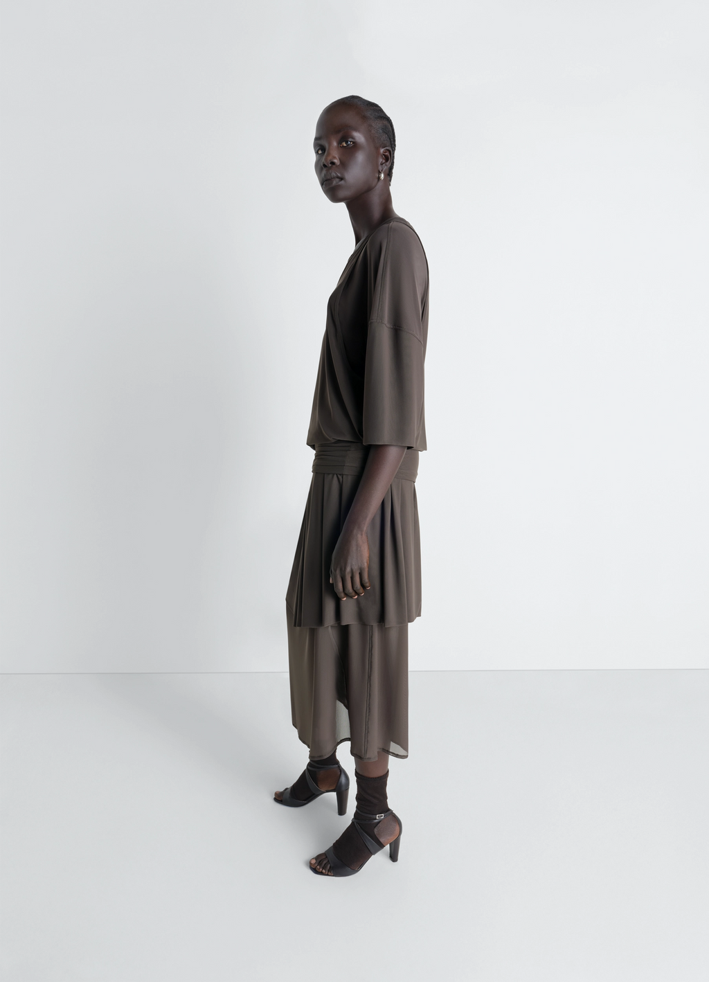 ダブルレイヤードレス