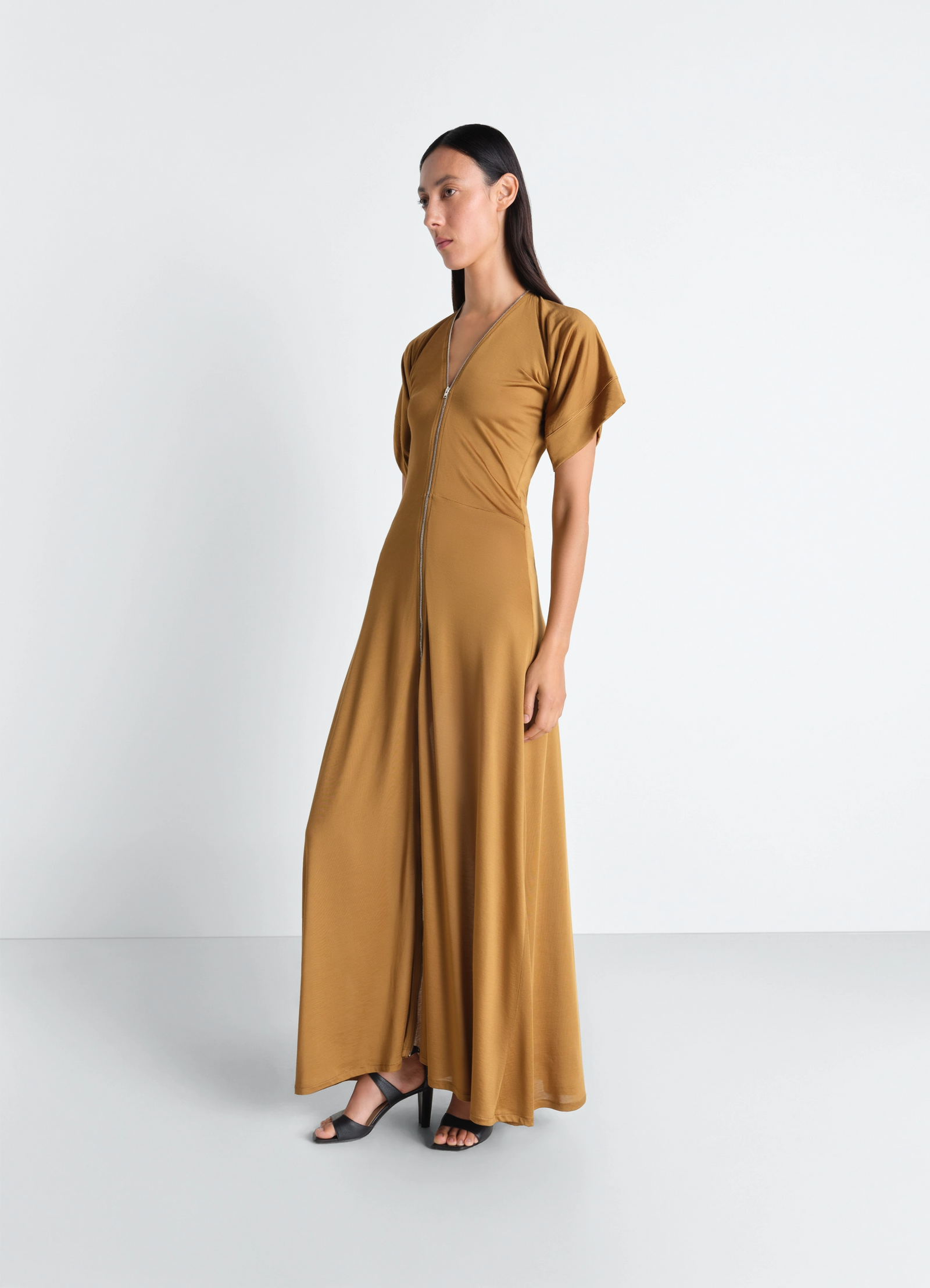 Zip dress in viscose cotton jersey in matte and sheen cotton-viscose, model shot, side view long with double zipper