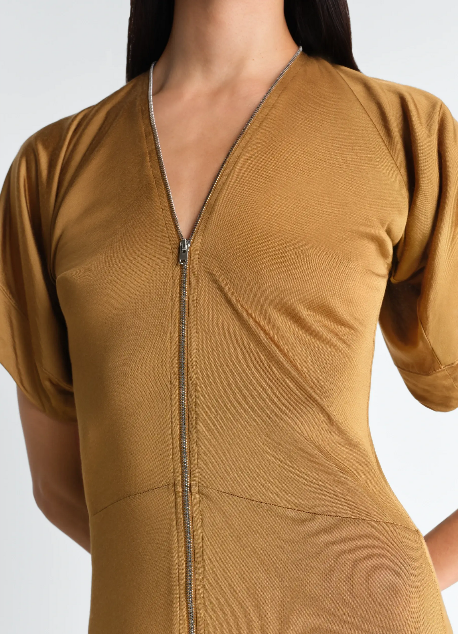 Zip dress in viscose cotton jersey in matte and sheen cotton-viscose, model shot, close-up front view deep v-neck, short slee