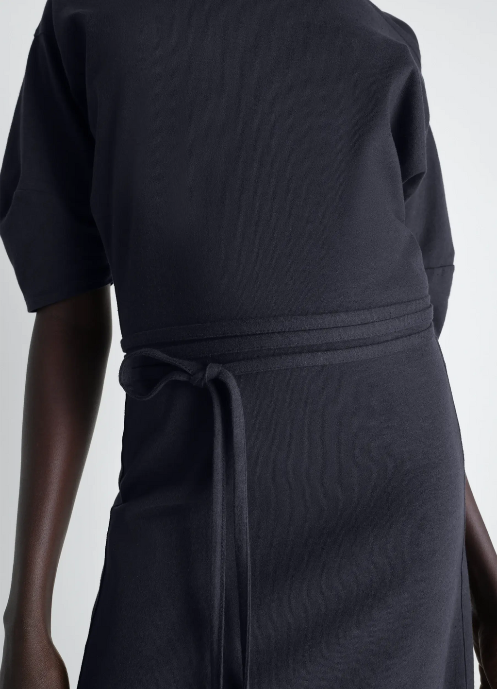 オフショルダードレス