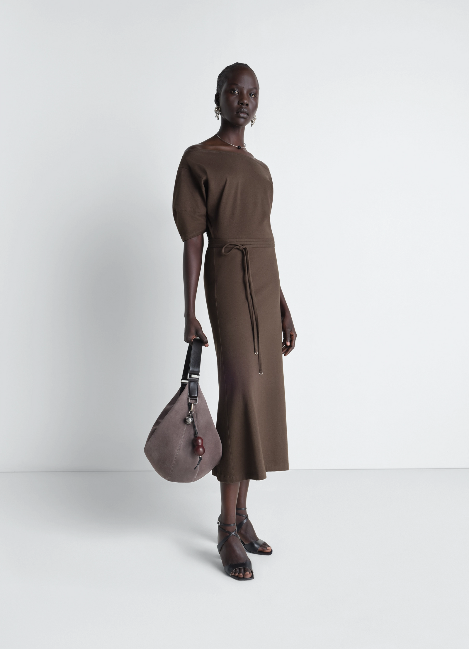 Off shoulder dress in jersey in thick cotton-and-linen jersey, model shot, three-quarter view midi length, elbow sleeves