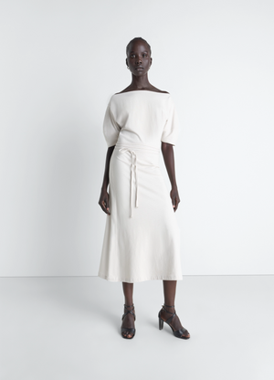 オフショルダードレス