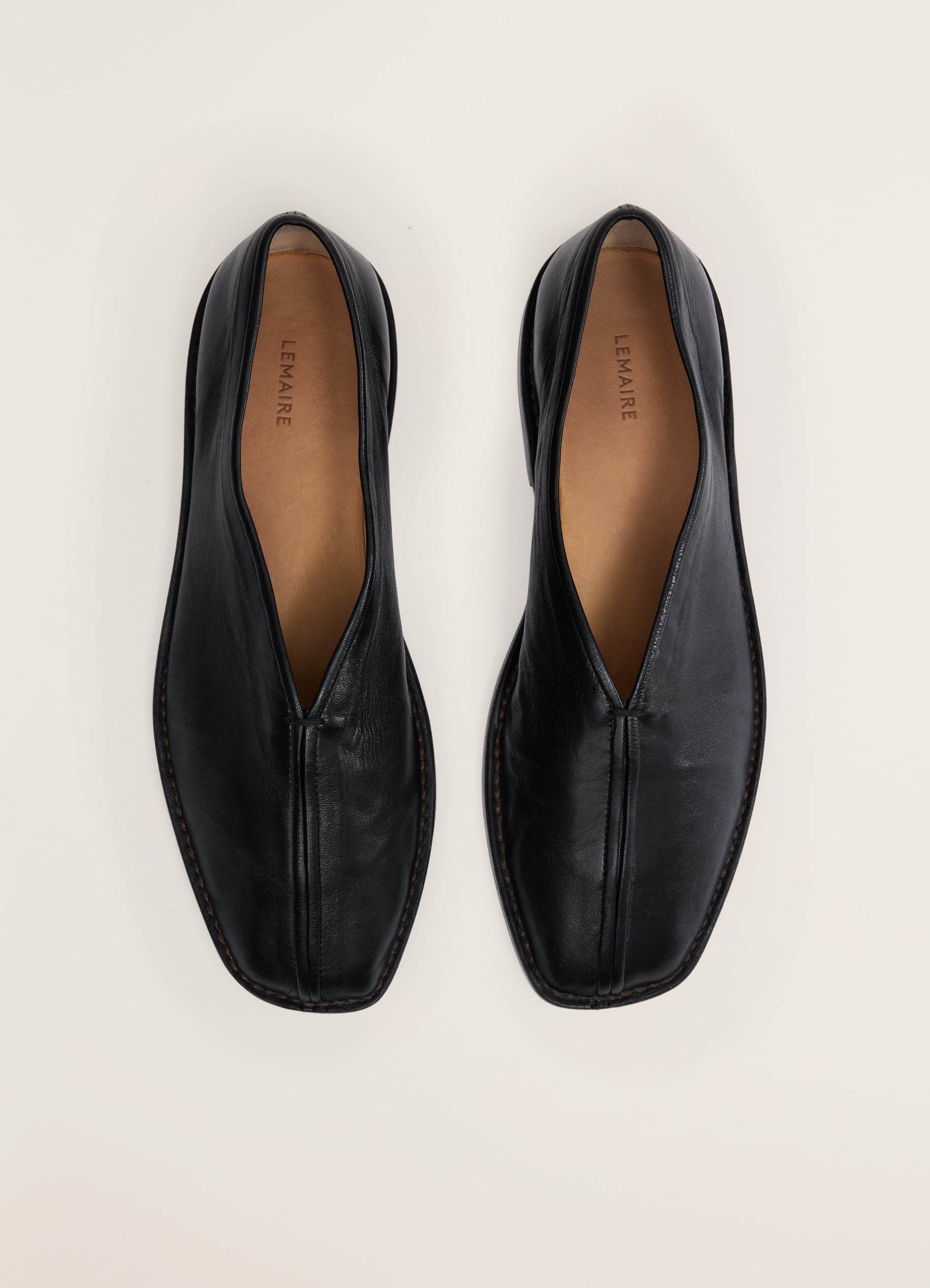Black Flat Piped Slippers Men in Shiny Nappa Leather | LEMAIRE