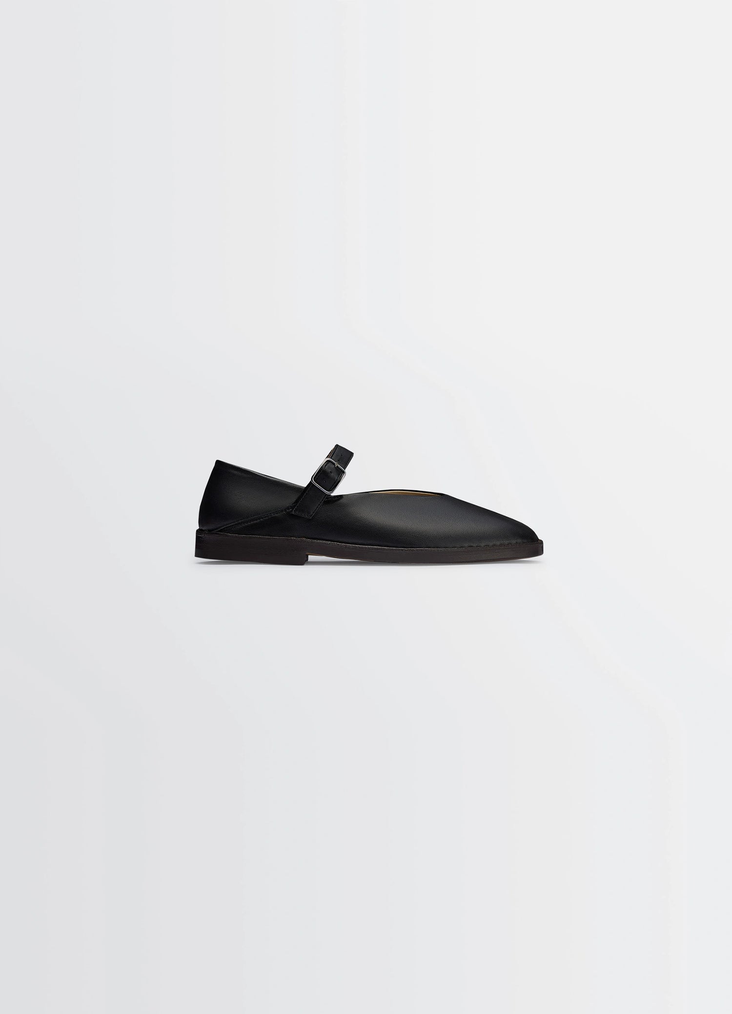 Ballerina Shoes in Black Nappa Lamb Leather, product shot, Side view Modern twist