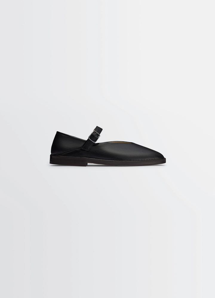 Ballerina Shoes in Black Nappa Lamb Leather, product shot, Side view Strap detail