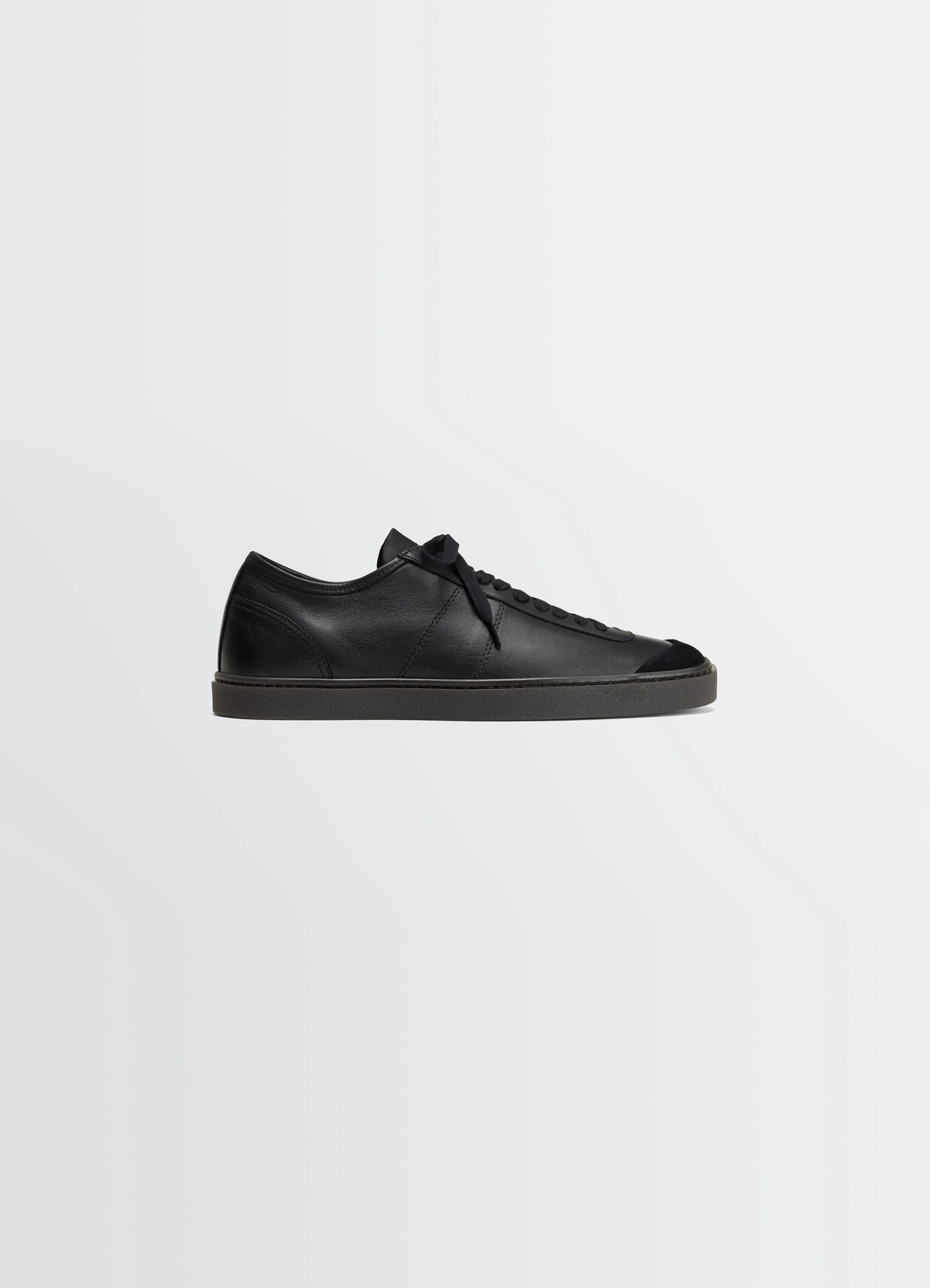 Linoelum basic laced up trainers in black soft cow leather, product shot, side view suede cutout square toes