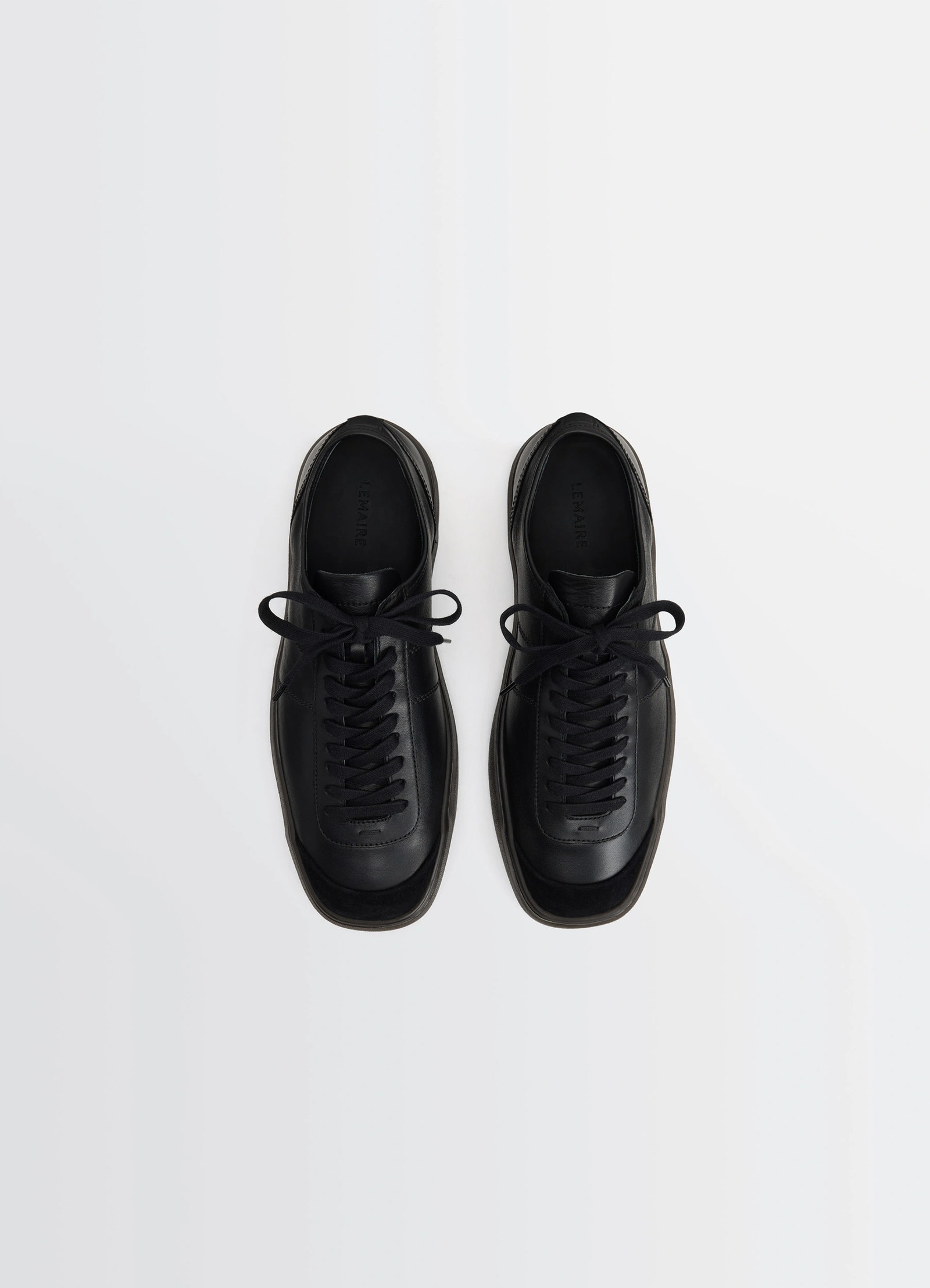 Linoelum basic laced up trainers in black soft cow leather, product shot, top view lace-up design, flat laces