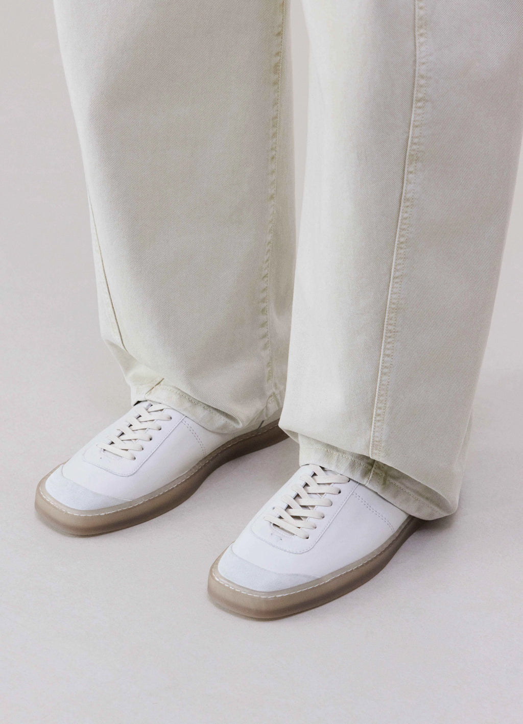 リノリウム ベーシック レースアップ トレーナー