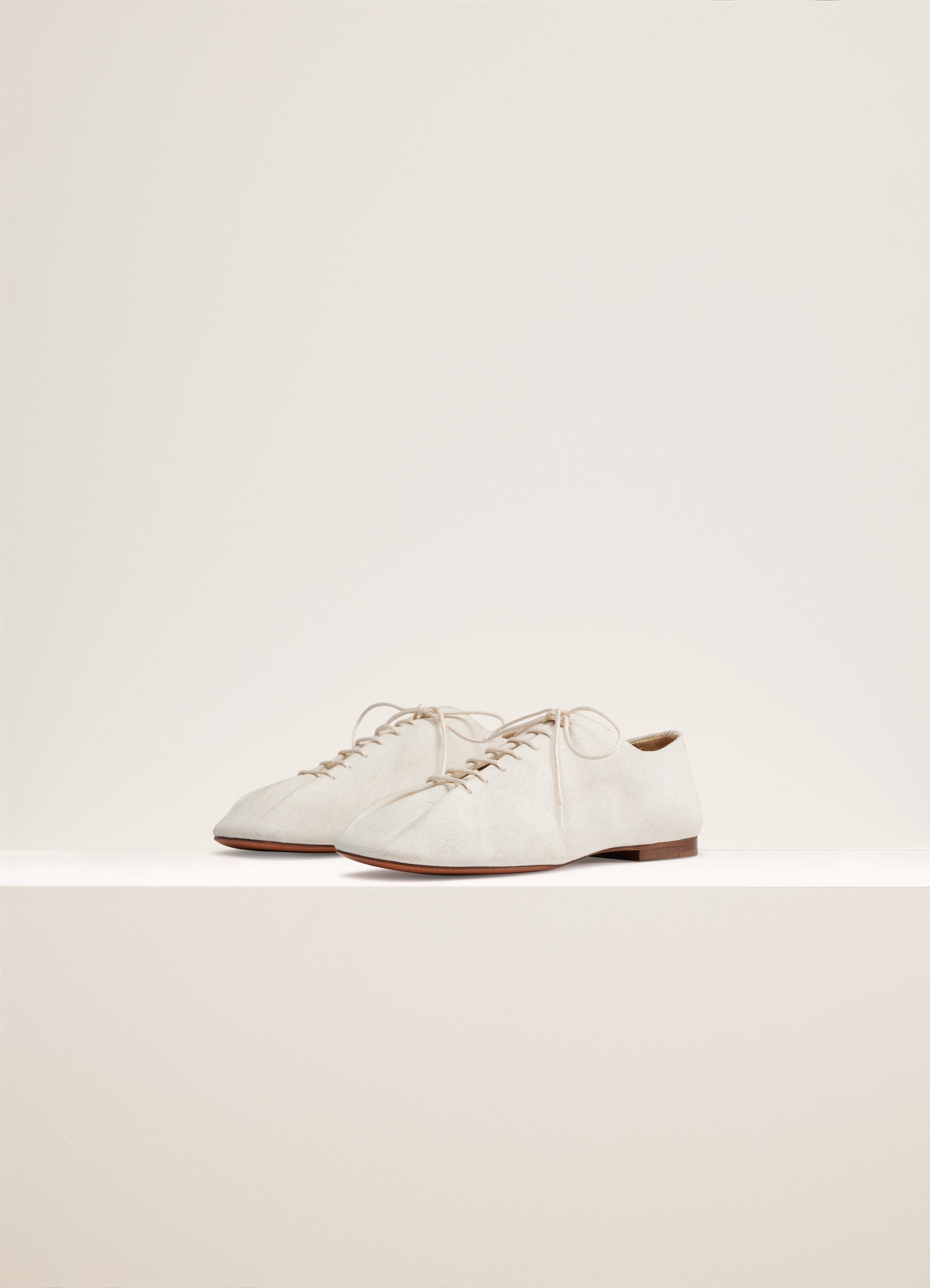 Dirty White Souris Flat Classic Derbies in Heavy Denim | LEMAIRE