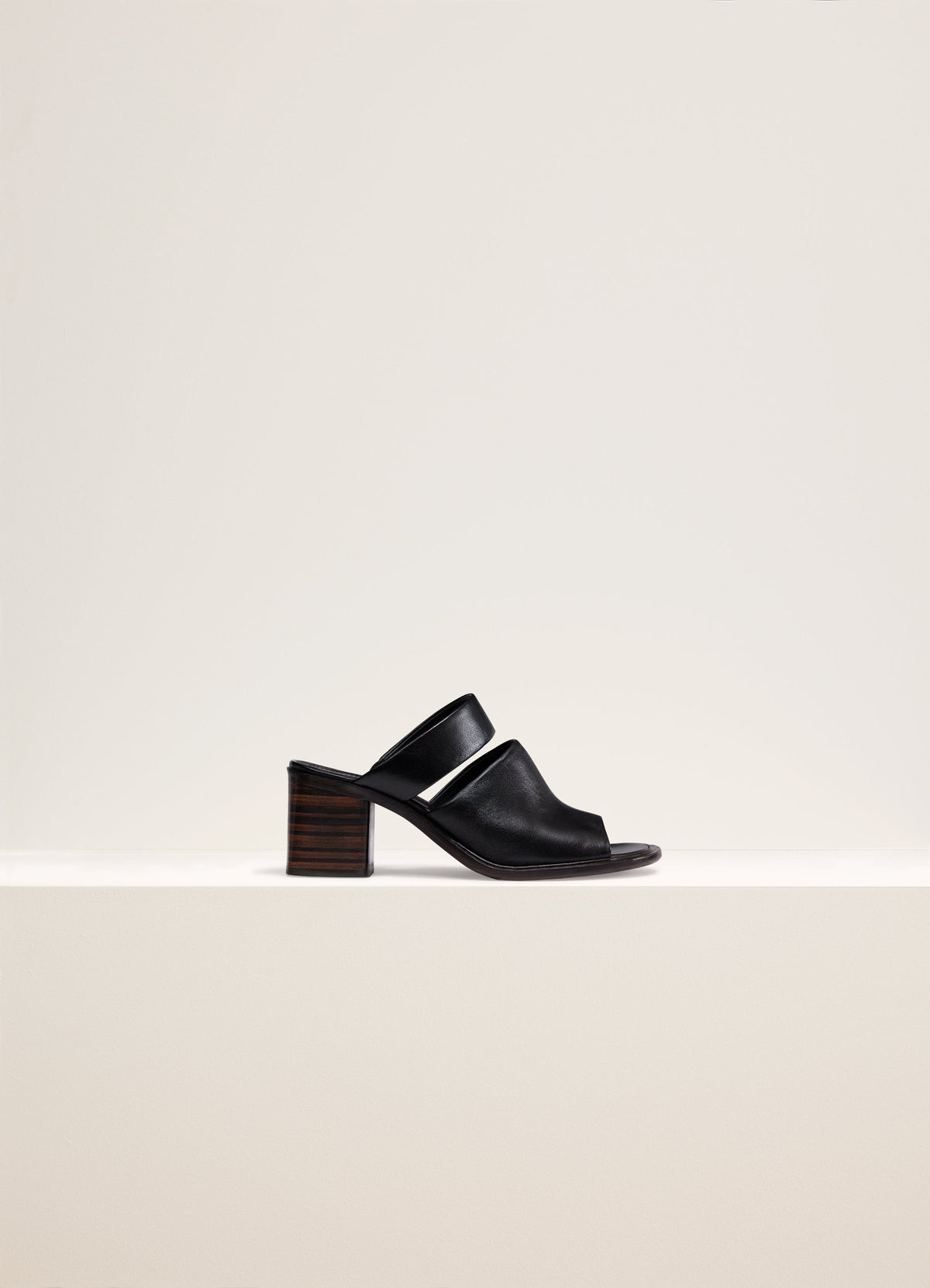 Lemaire Double Strap Mules 55 in Glossy Nappa Lambskin, product shot, Side view Round shape, bicolor heels