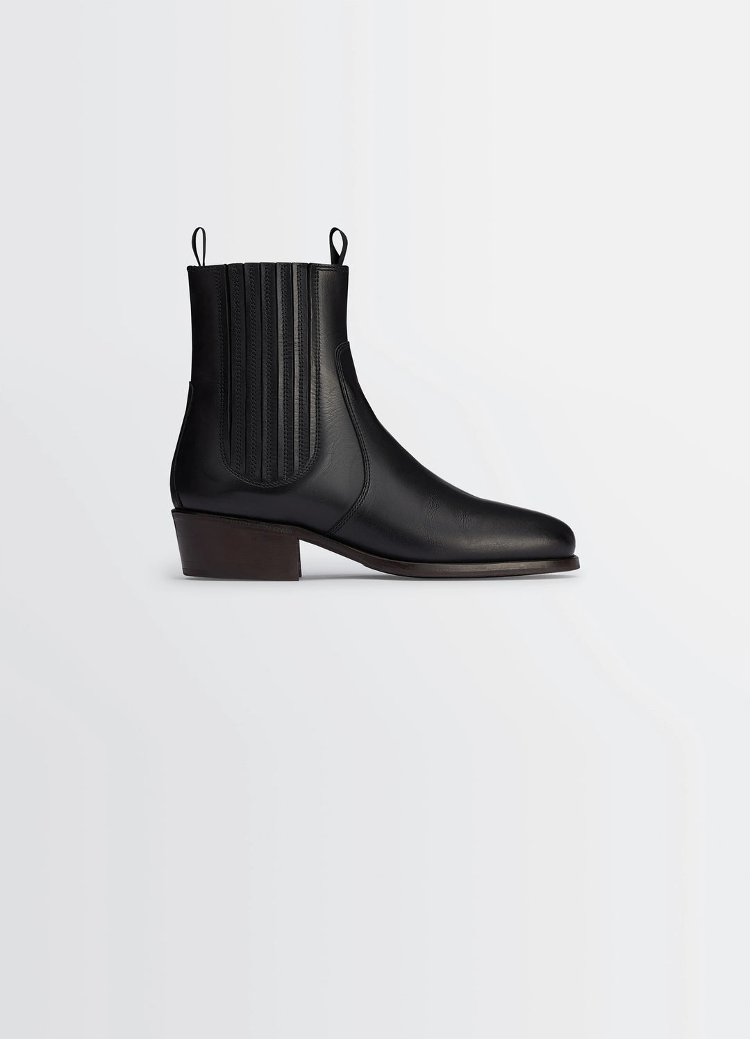 Chelsea Boots in Black Vegetable-Tanned Leather, product shot, Side view Ankle height with elastic sides