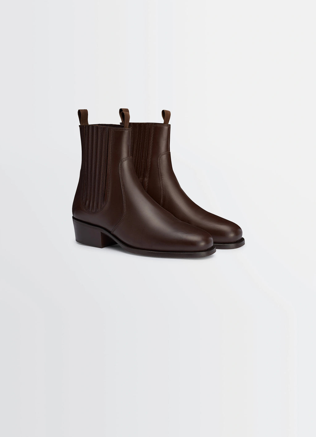 Chelsea Boots in vegetable-tanned leather, product shot, three-quarter view elastic side panels