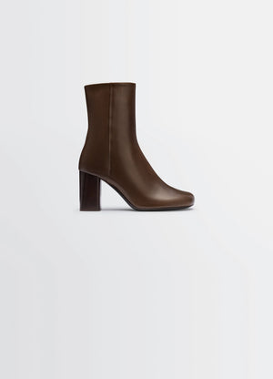 Lemaire Anatomic Boots in Glossy Vegetable-Tanned Leather, product shot, Side View Round Toe, 80mm Heel
