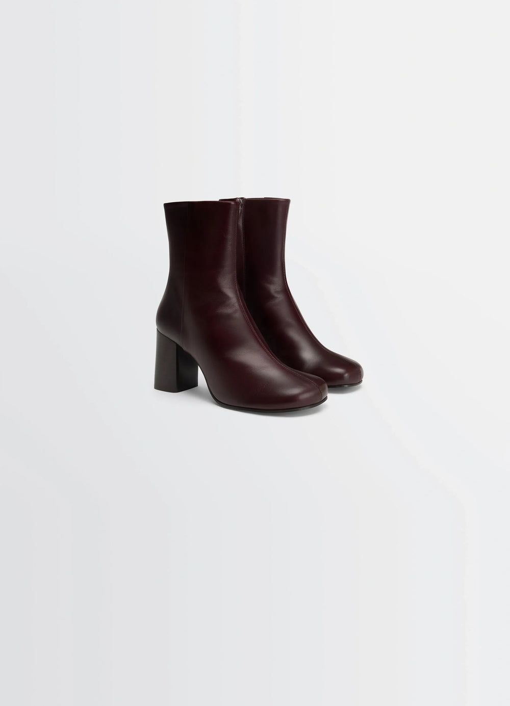Anatomic Boots 80 in Glossy vegetable-tanned leather, product shot, three-quarter view smooth finish, block heel