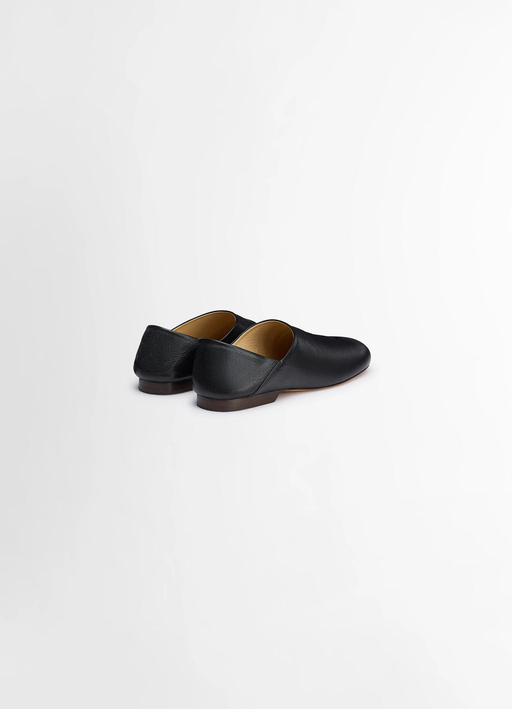 LEMAIRE Slippers in Black Shiny Buffalo Leather, product shot, back angle view elegant curved heel