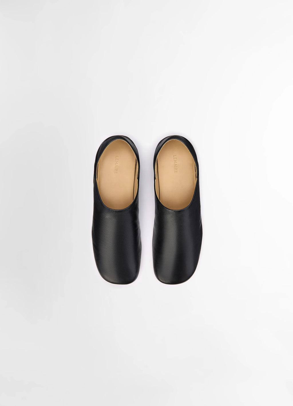 LEMAIRE Slippers in Black Shiny Buffalo Leather, product shot, top view straight toe line