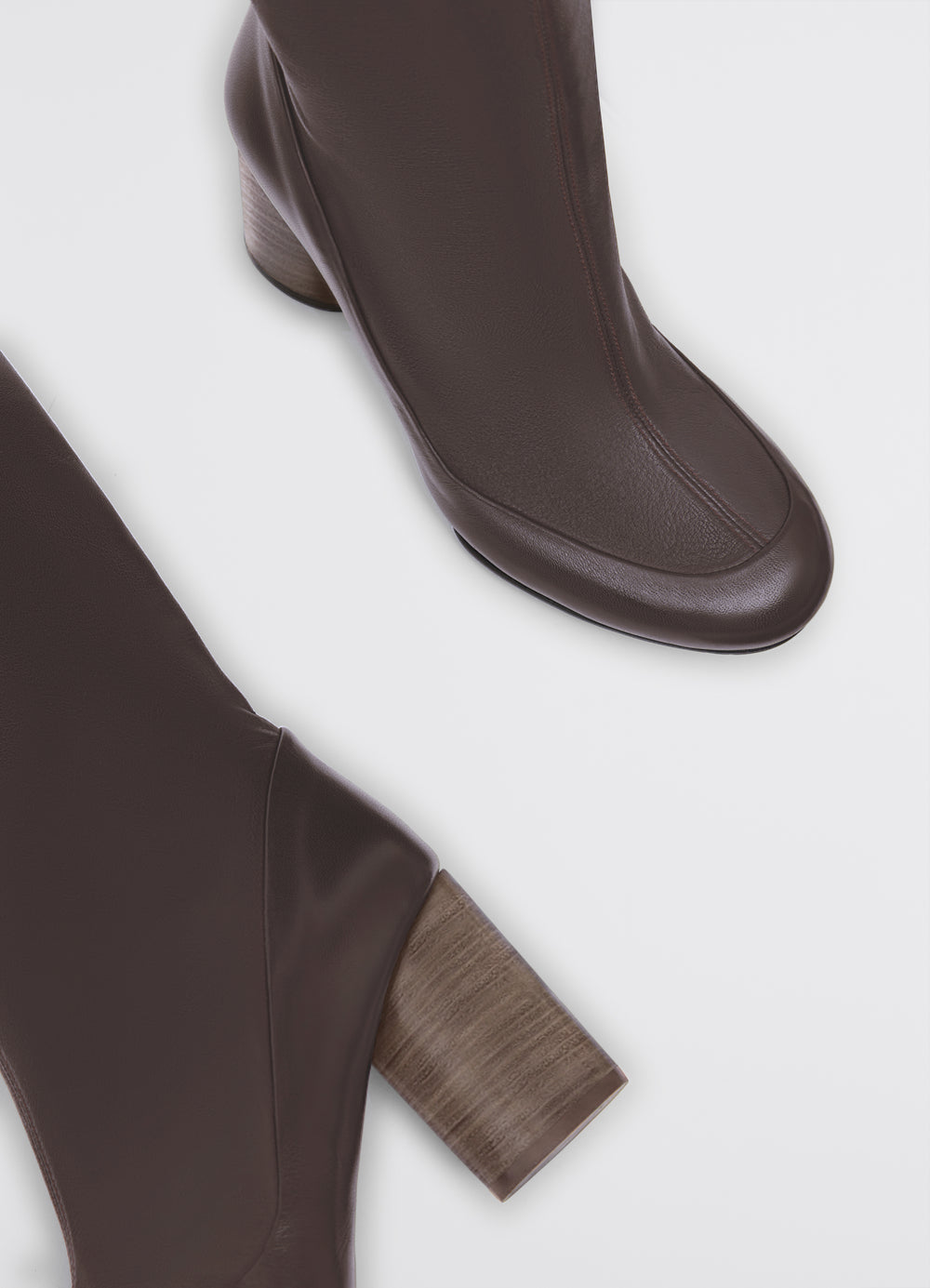 Lemaire Glove Boots in Nappa Leather Lambskin, product shot, top-down detail shot shiny lateral zip closure