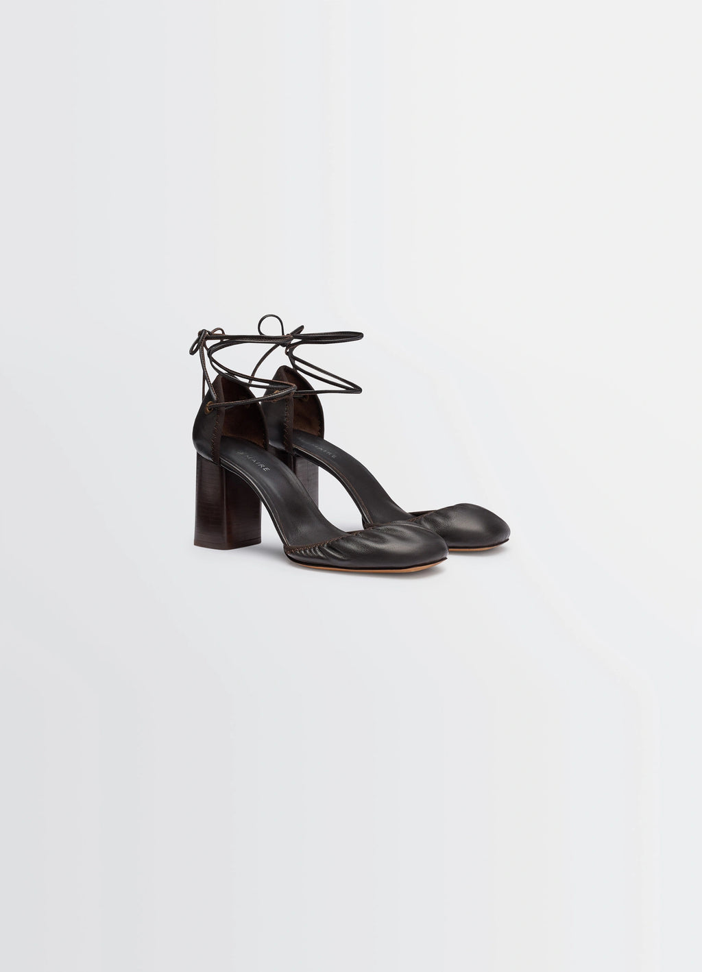 MICRO BALLERINA 85 in supple leather, product shot, three-quarter view wraparound lace detail