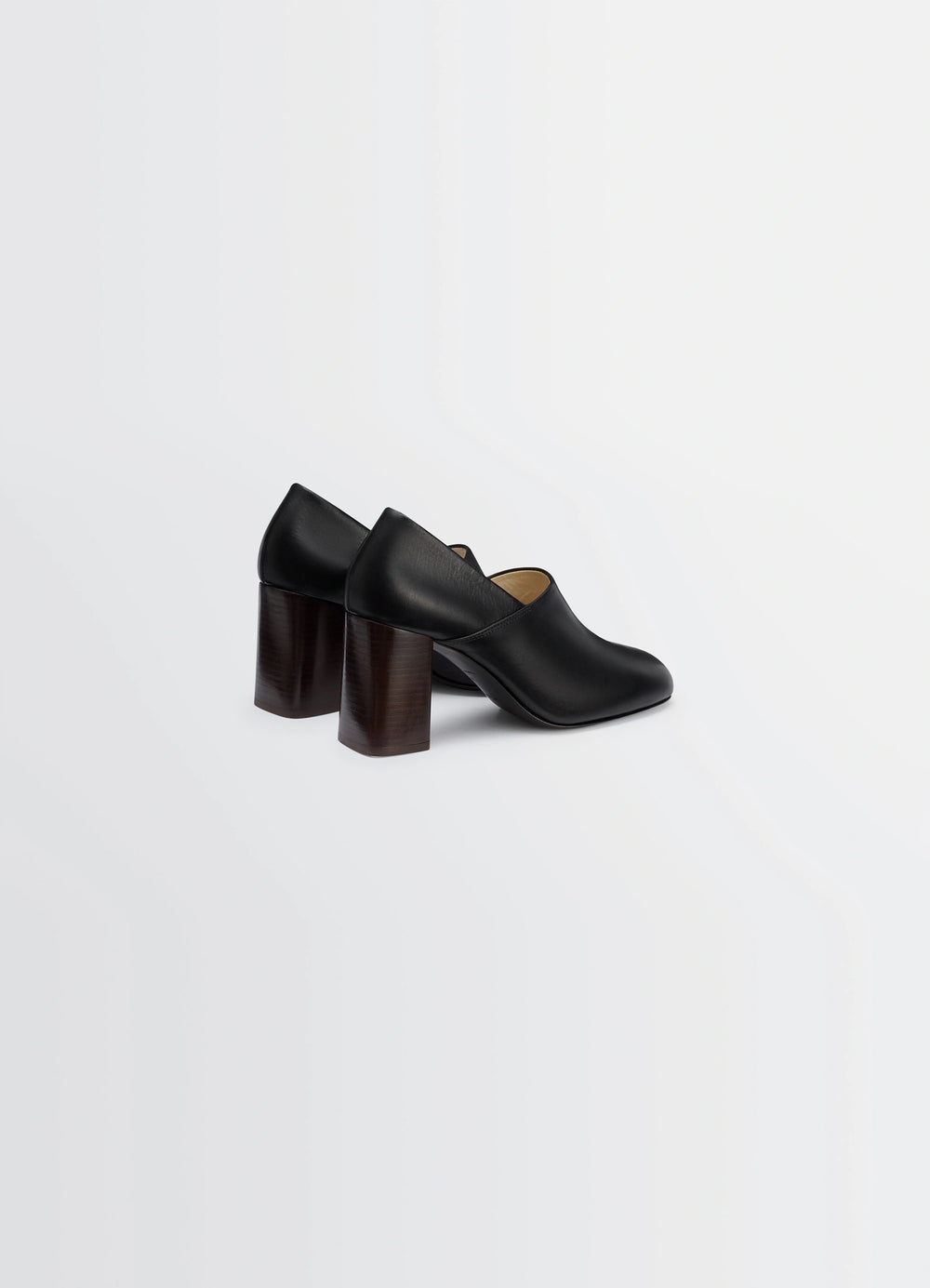Anatomic Pump 80 in Glossy Vegetable-Tanned Leather, product shot, rear angled view chunky block heel
