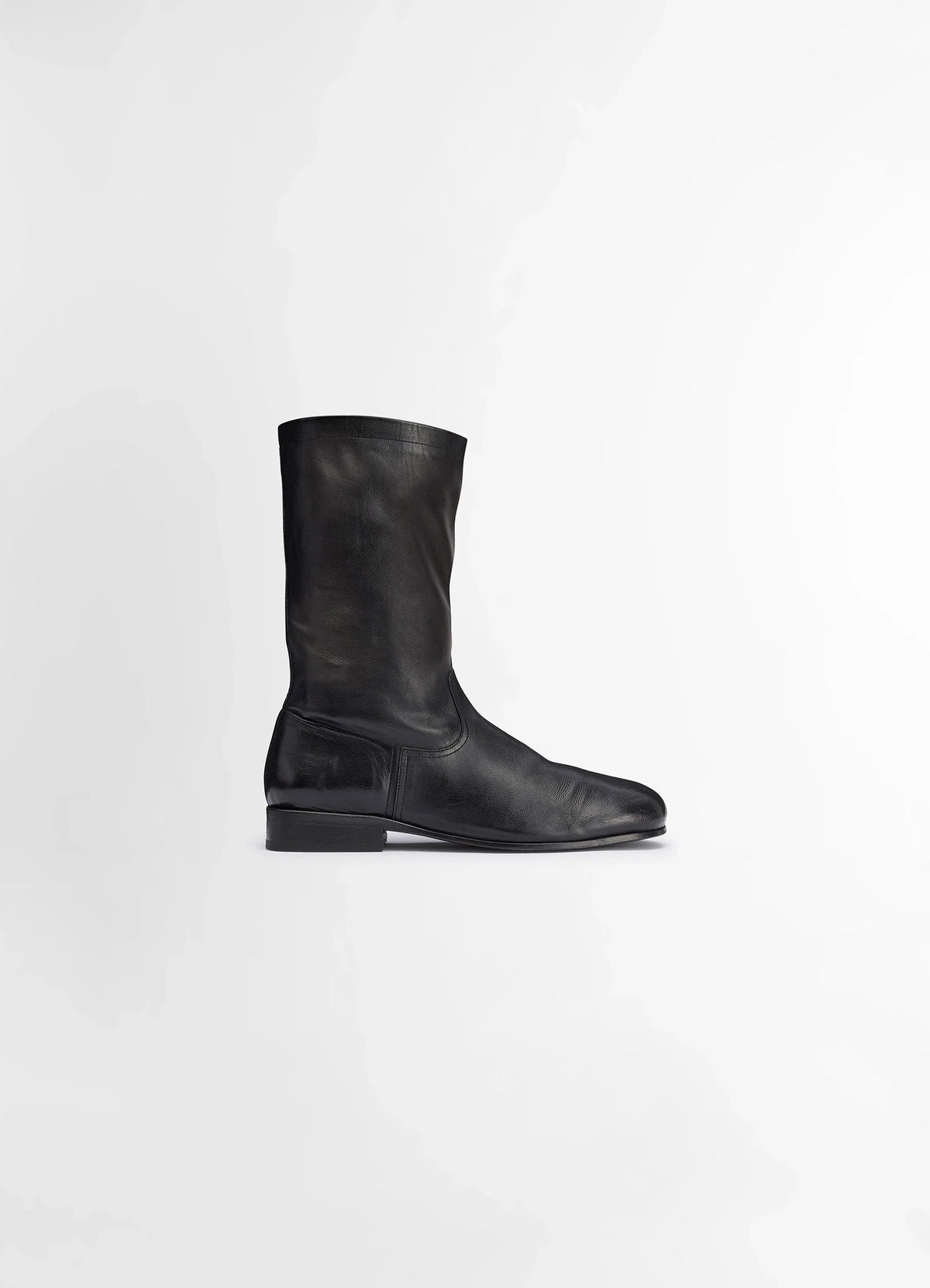 Anatomic Soft Workwear Boots in Black Nappa Leather, product shot, Side view Pleated unlined tube