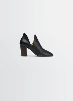 Lemaire DOrsay Pump 80 in Black Grained Goatskin, product shot, Side view Chunky heel