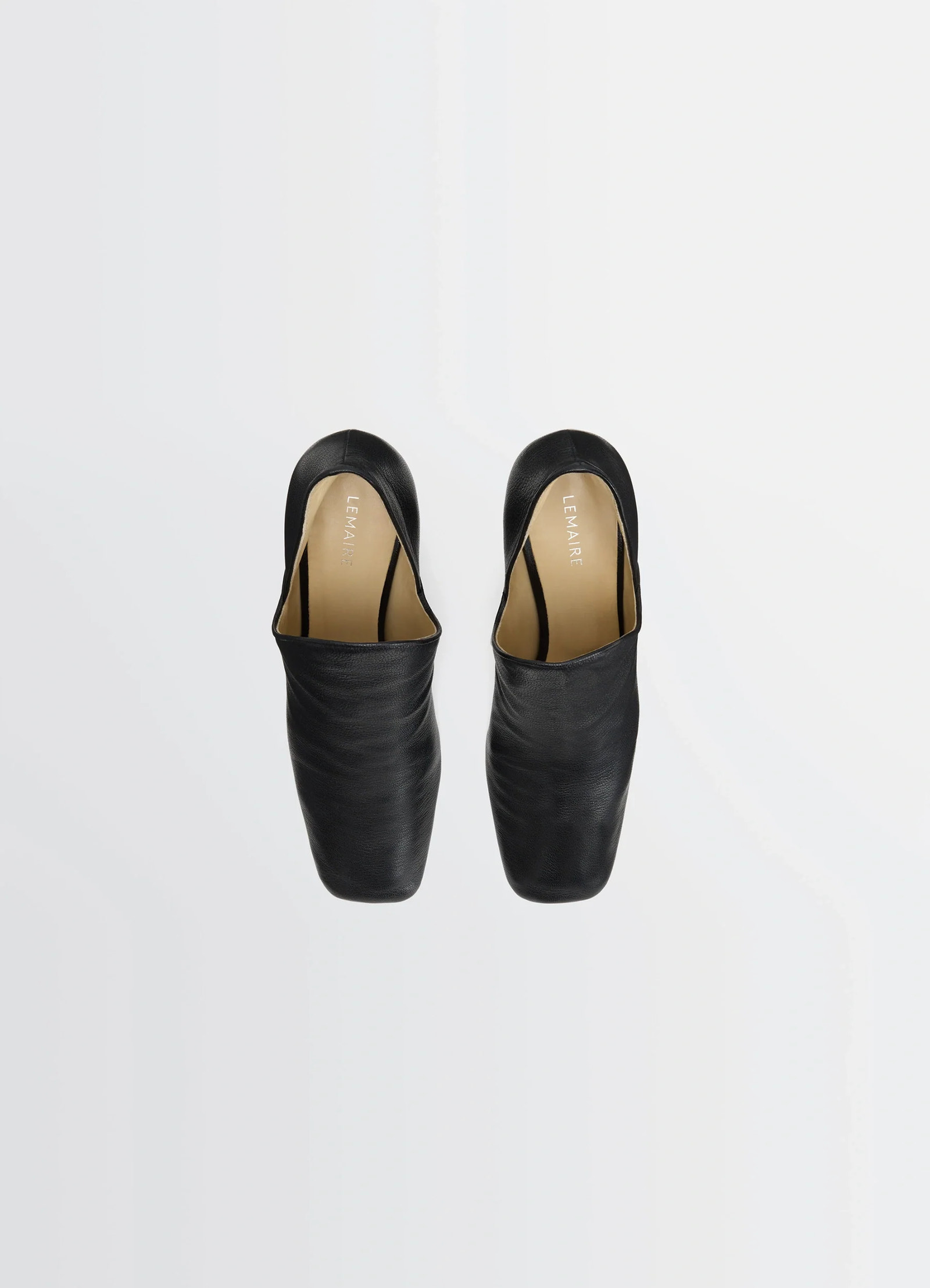 Lemaire dorsay pump 80 in black grained goatskin, product shot, top view square toe design