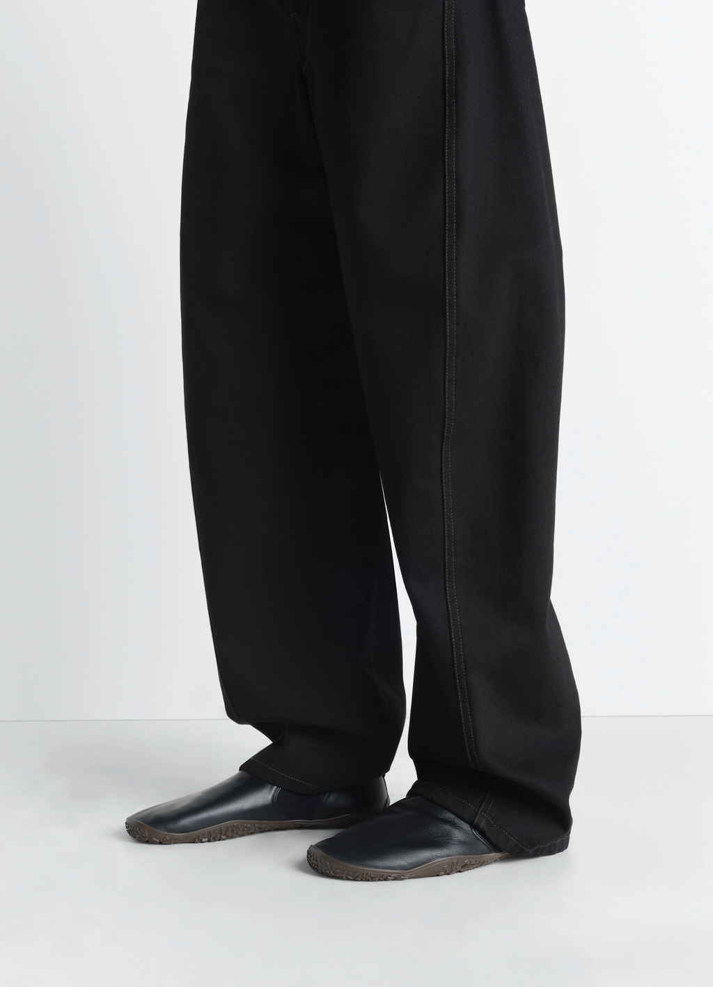 GLOVE ヴィブラム スリップオン