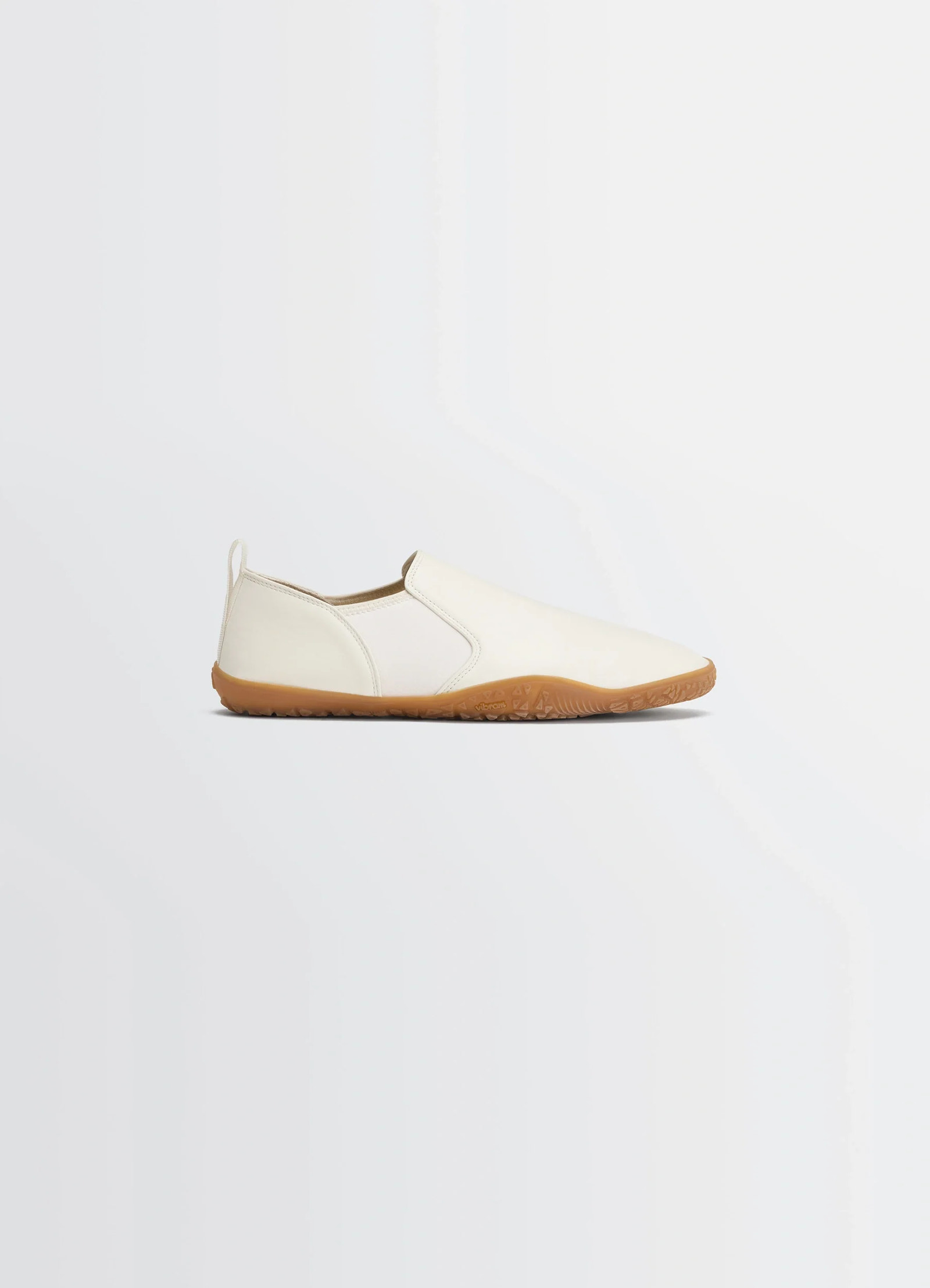 Vibram glove slip on in lwg gold-certified nappa lamb leath, product shot, side view supple glove-like