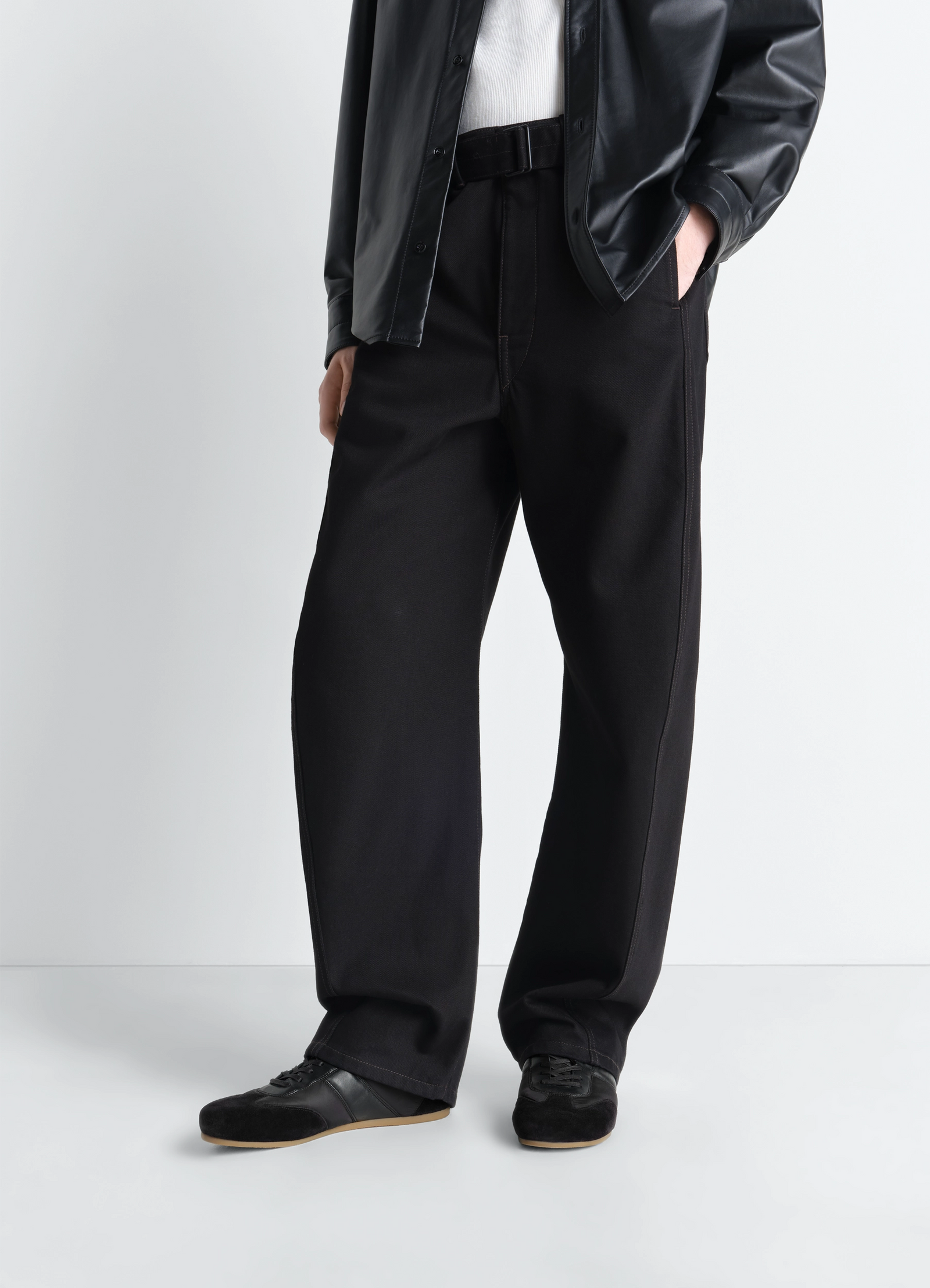 Soft runners in suede leather