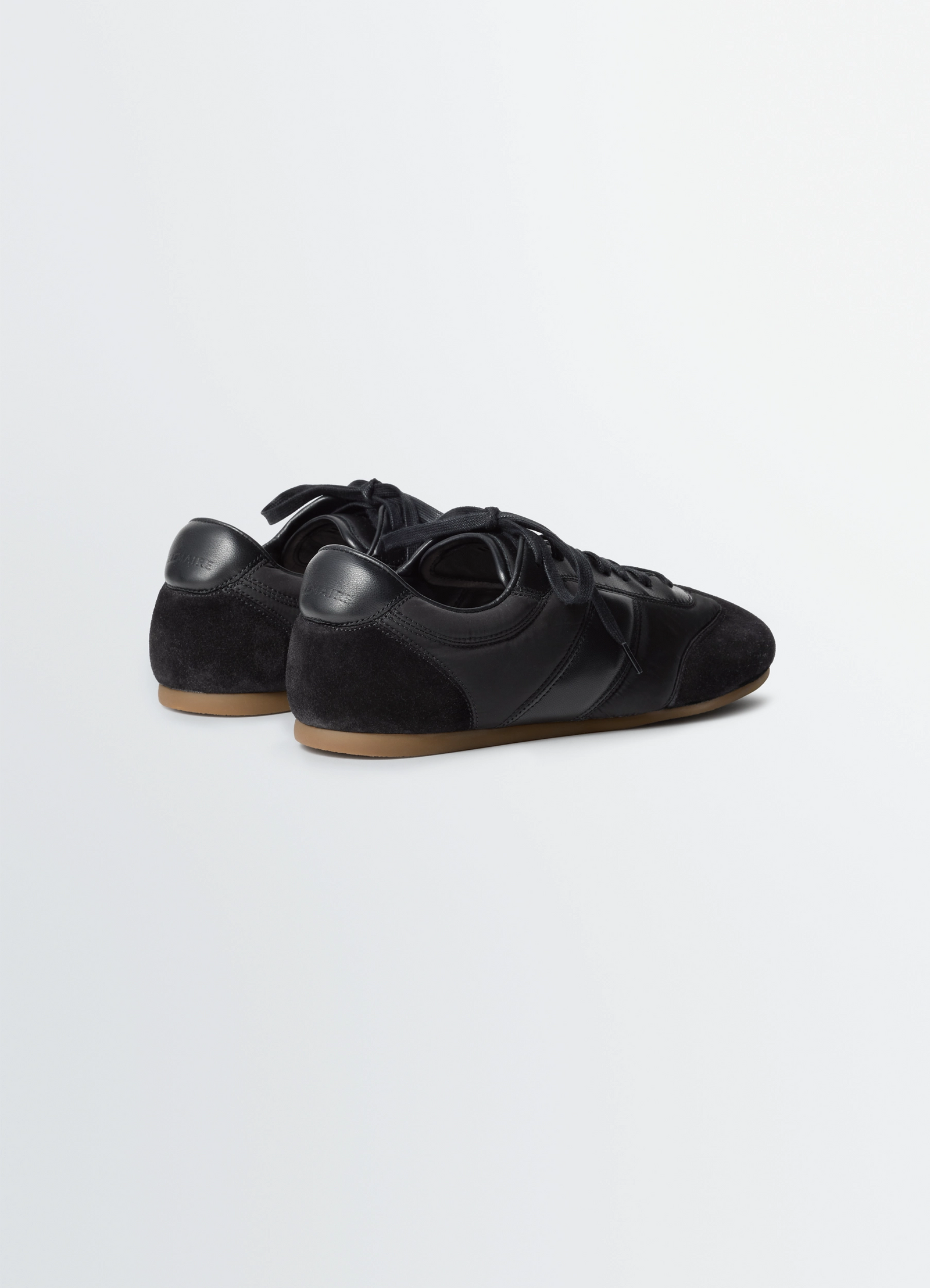 Soft runners in suede leather