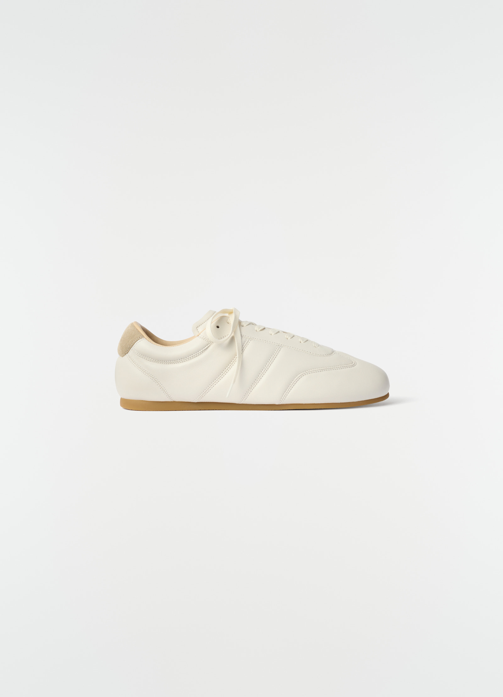 Soft runner in leather