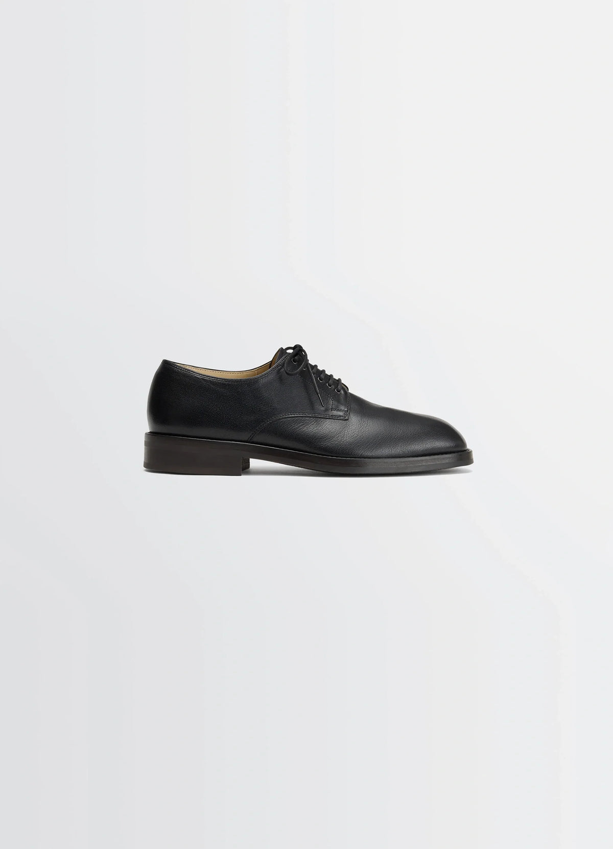 Derbies in Glossy LWG Gold-certified buffalo l, product shot, Side view Classic formal design