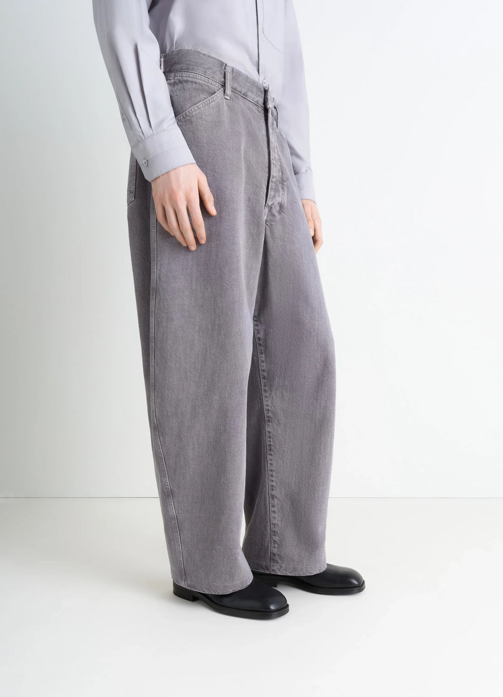 Derbies in Glossy LWG Gold-certified buffalo l, model shot, three-quarter view sleek polished finish