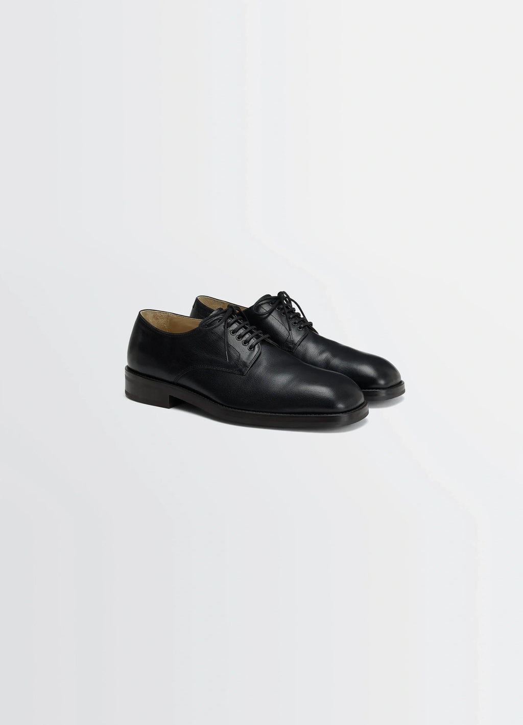 Derbies in Glossy LWG Gold-certified buffalo l, product shot, top view lace-up design