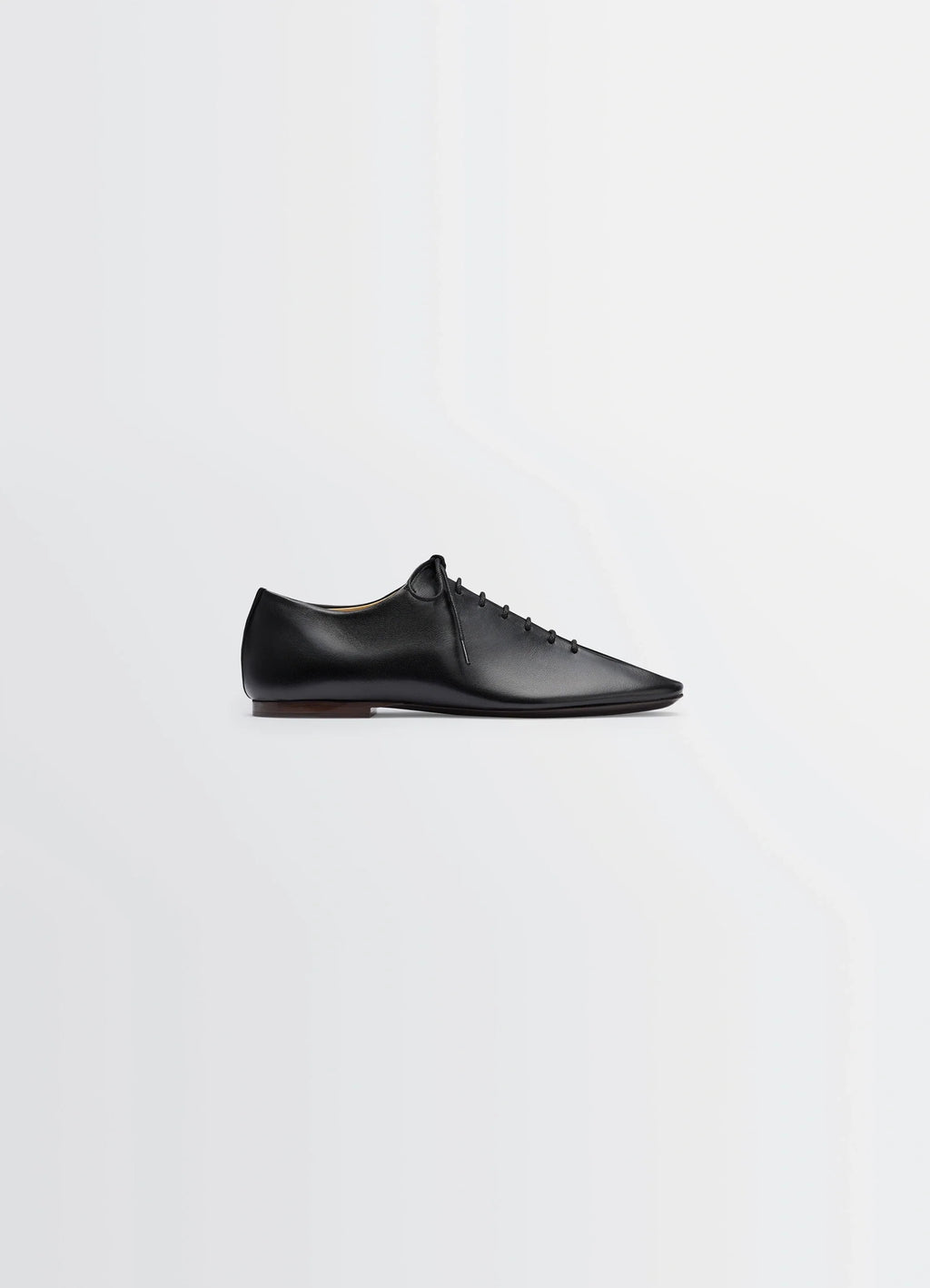 Souris Flat Classic Derbies in Black Nappa Lambskin Leather, product shot, Side view Single piece upper