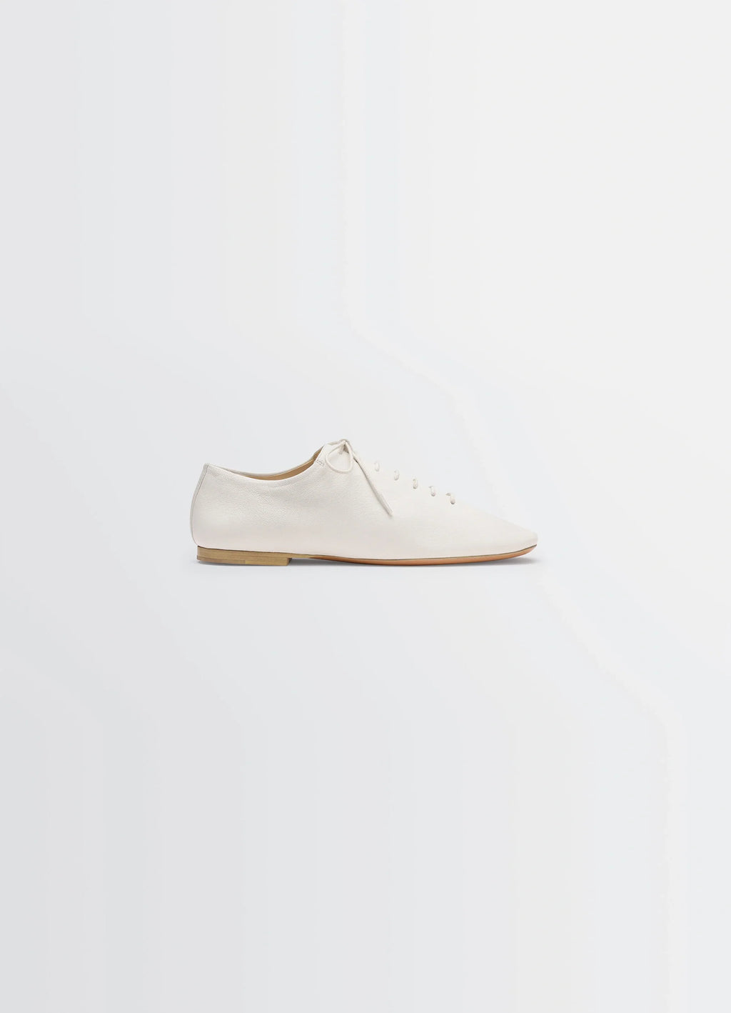 Souris Flat Classic Derbies in LWG Gold-certified washed nappa lam, product shot, side view single piece leather upper