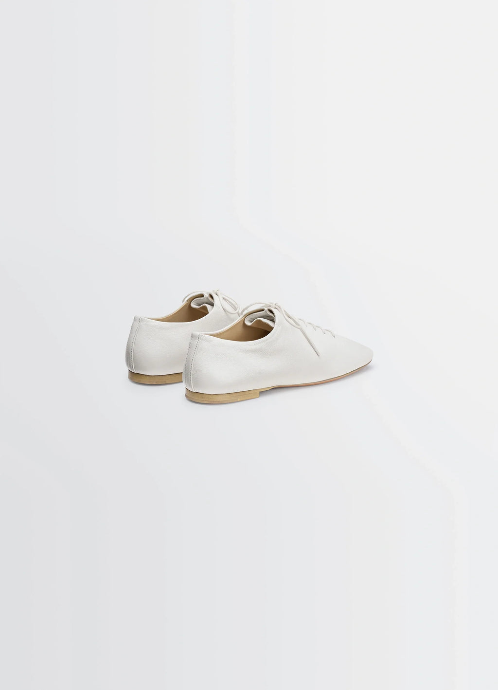 Souris Flat Classic Derbies in LWG Gold-certified washed nappa lam, product shot, back three-quarter vi low heel and seamless