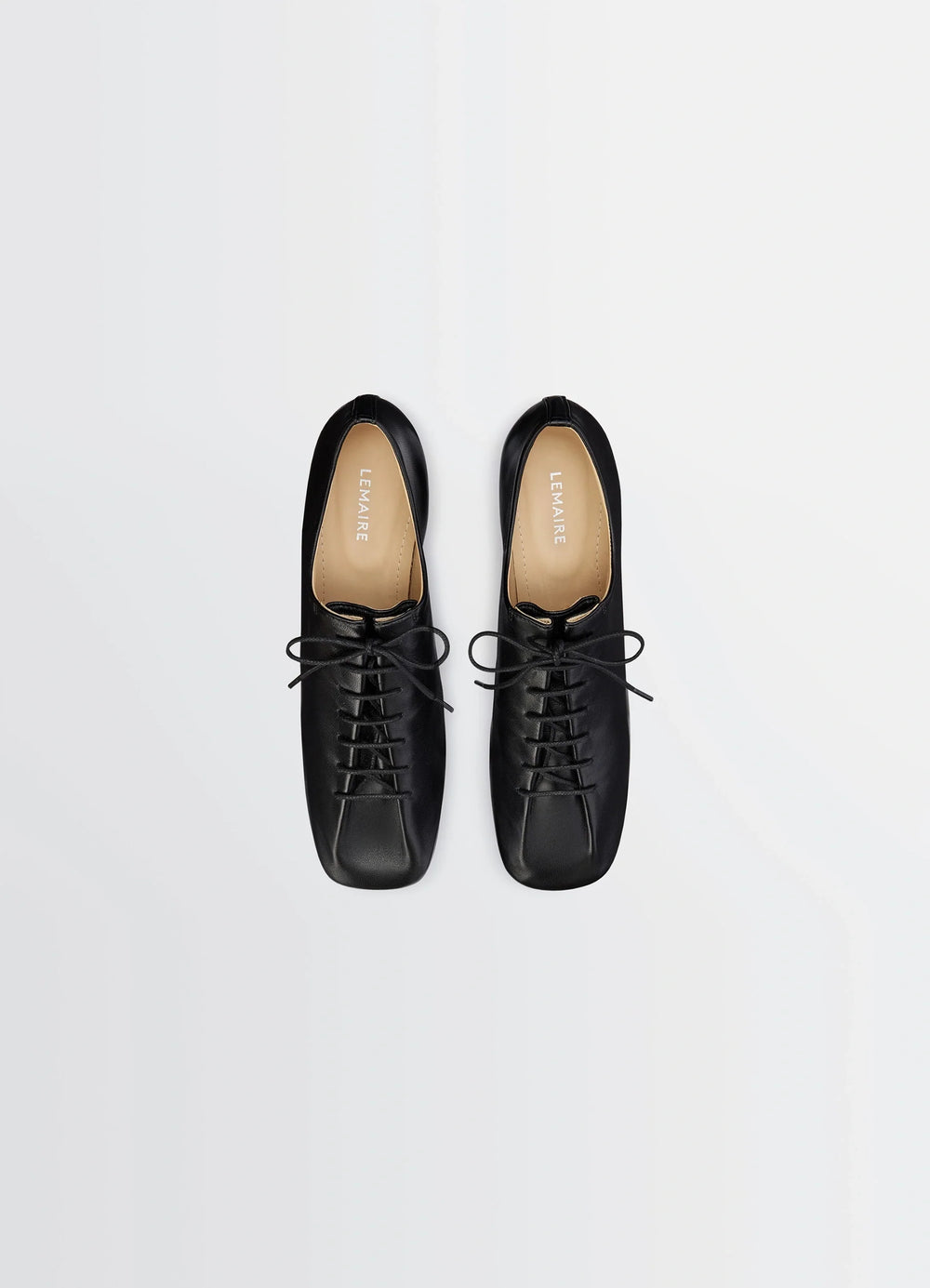 Souris Classic Derbies 55 in Black Nappa Lamb Leather, product shot, birds-eye view single-piece leather upper