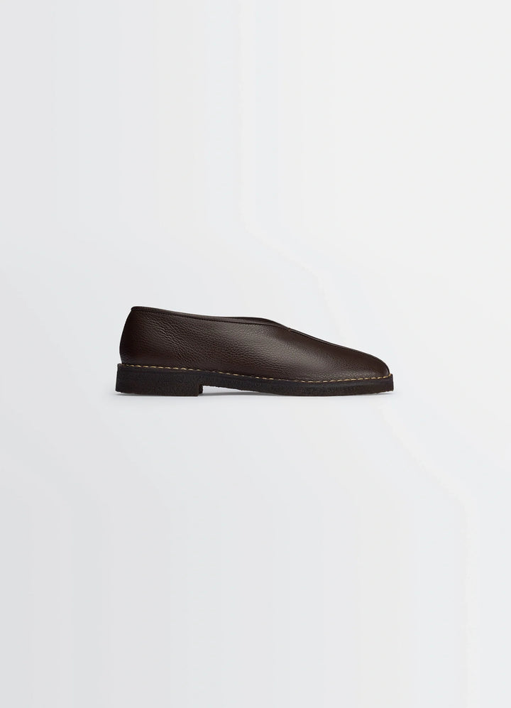 Lemaire Piped Crepe Slippers in Grained Leather, product shot, Side view Classic shape