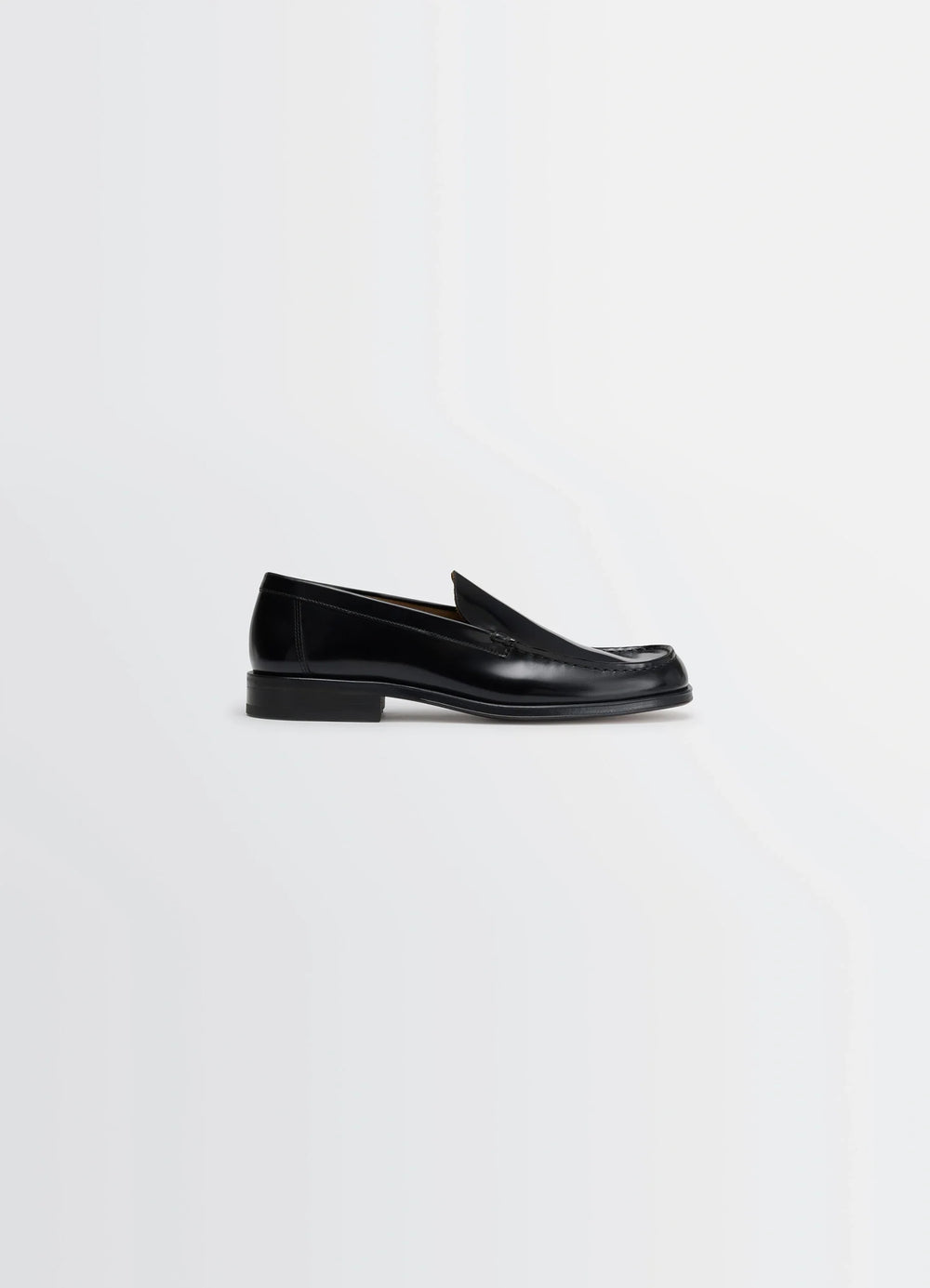 Loafer in Shiny Smooth Calf Leather, product shot, Side view Formal inspired