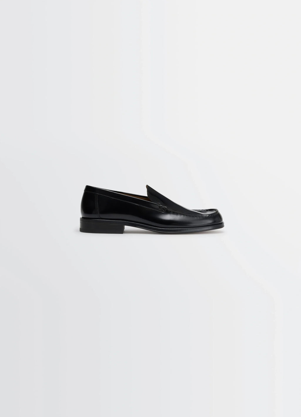 Loafer in Shiny Smooth Calf Leather, product shot, Side view Formal inspired