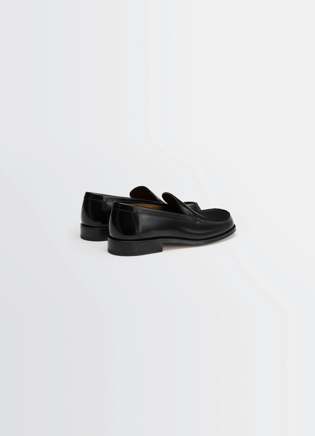 Loafer in Shiny Smooth Calf Leather, product shot, back view polished heel