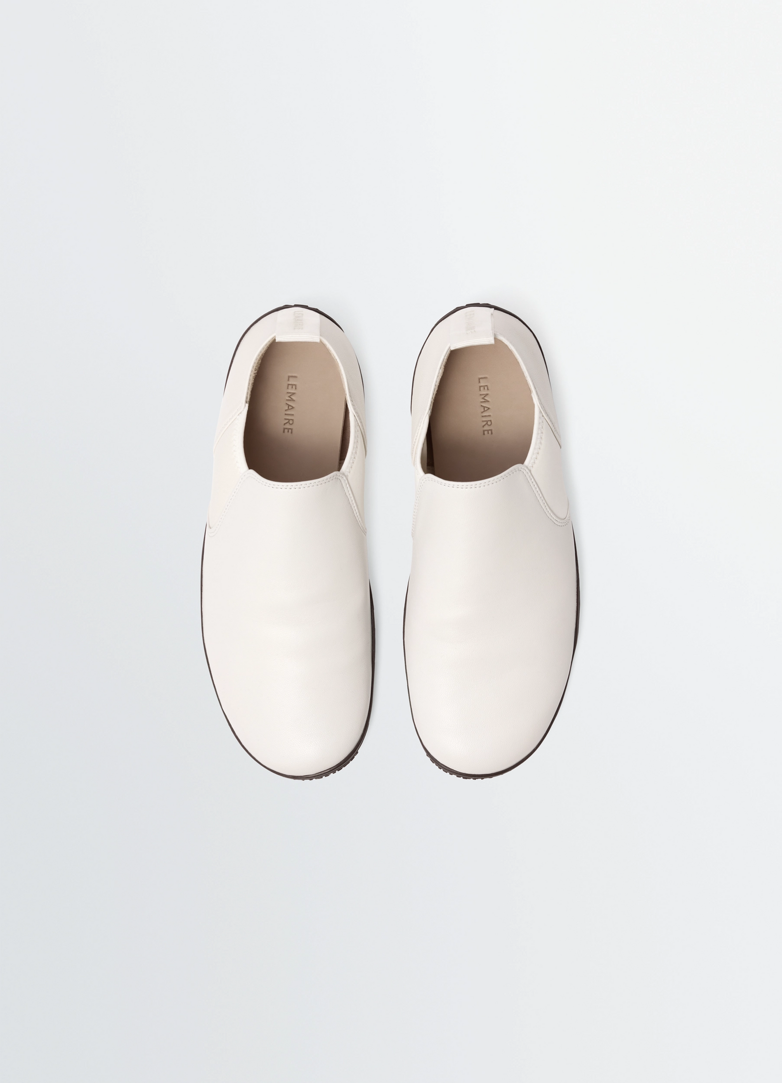 Vibram glove slip on in leather, product shot, top view smooth upper design