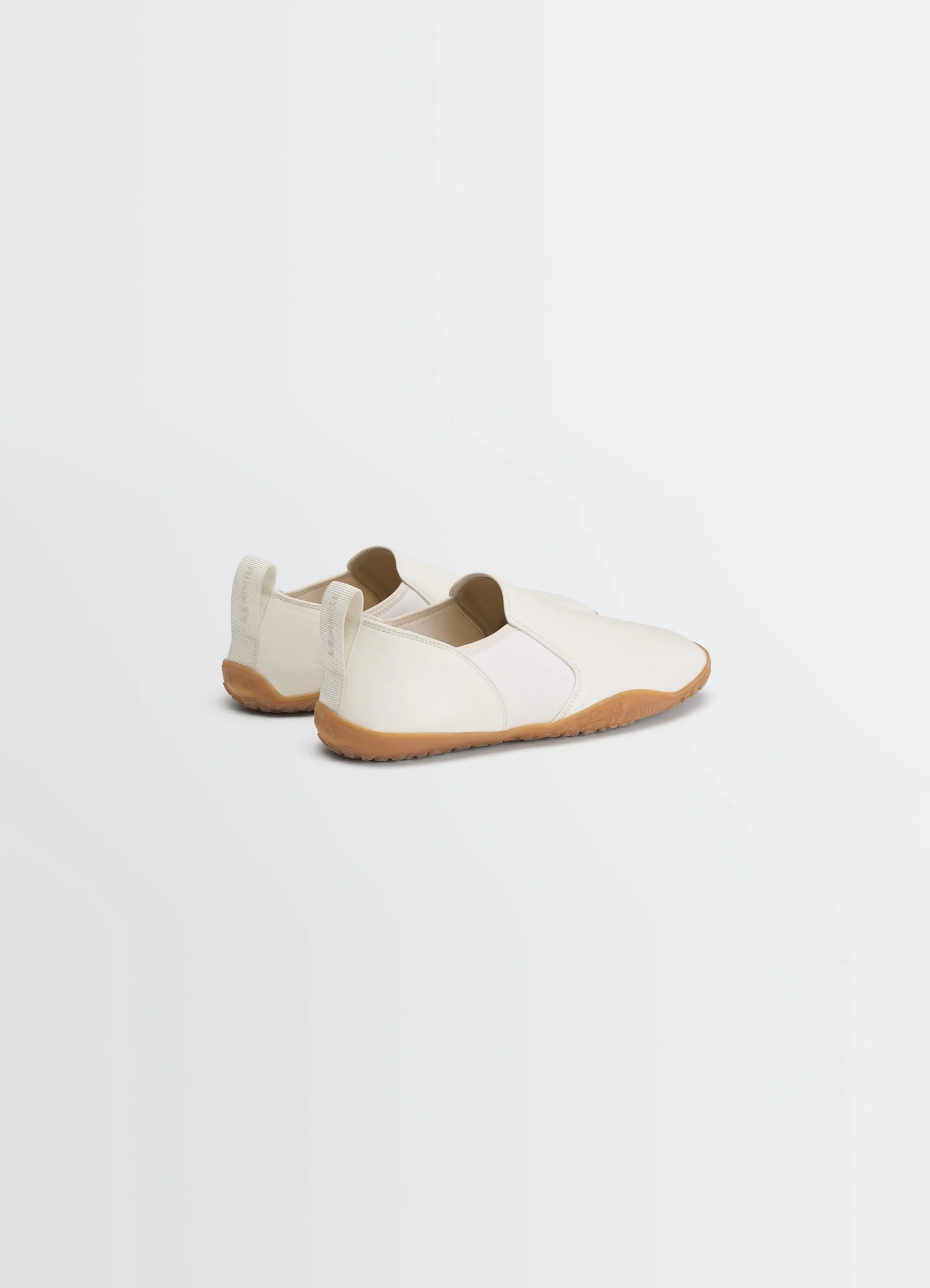 Vibram glove slip on in nappa lamb leather, product shot, rear three-quarter view textured outsole