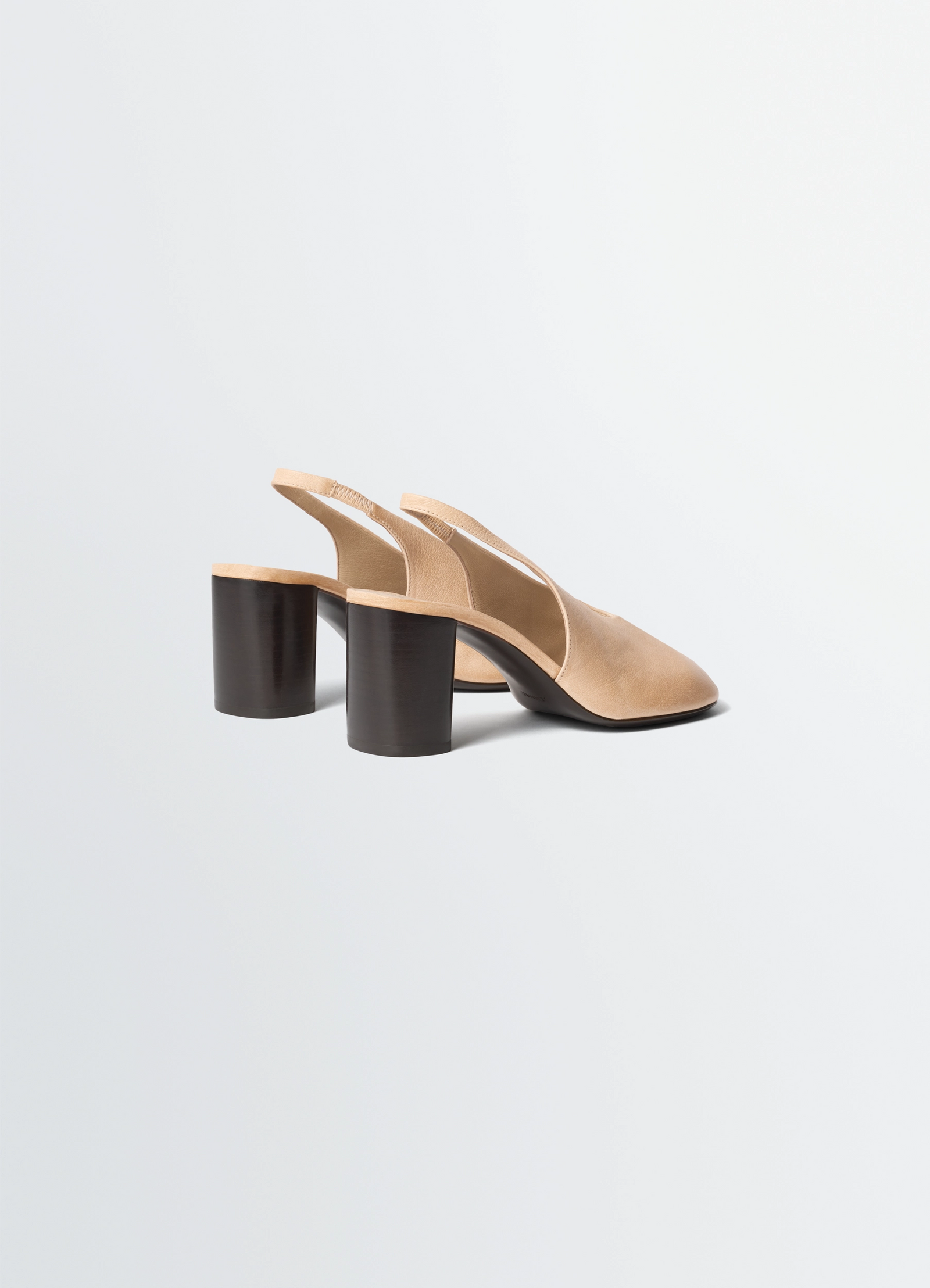 Glove slingback pumps 80 mm heel in washed buffalo leather, product shot, back angled view round toe chunky heel